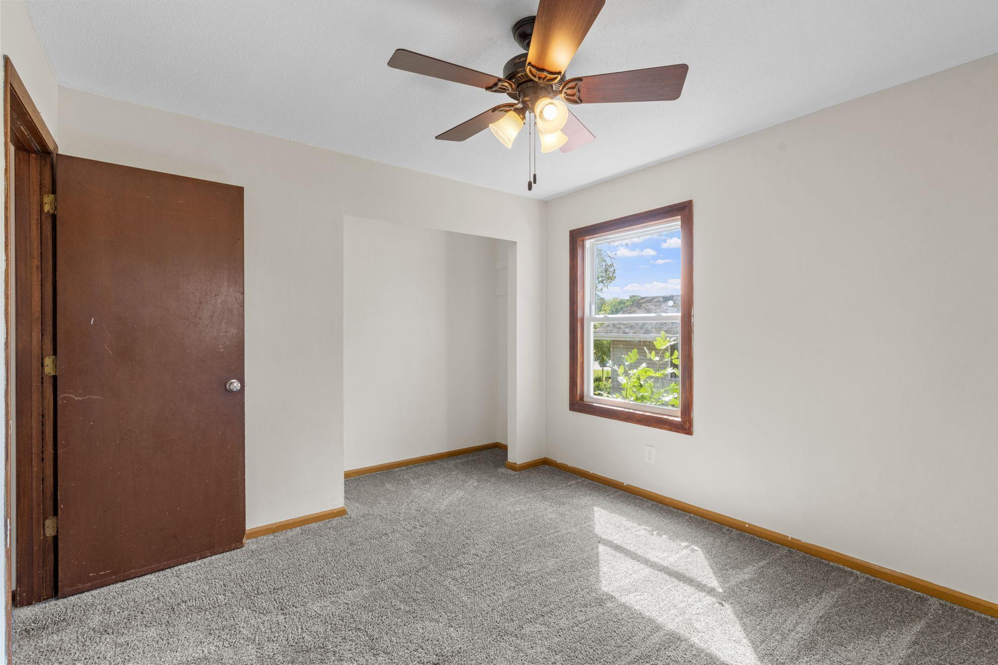 11833 Kentucky Avenue N Property Photo 12