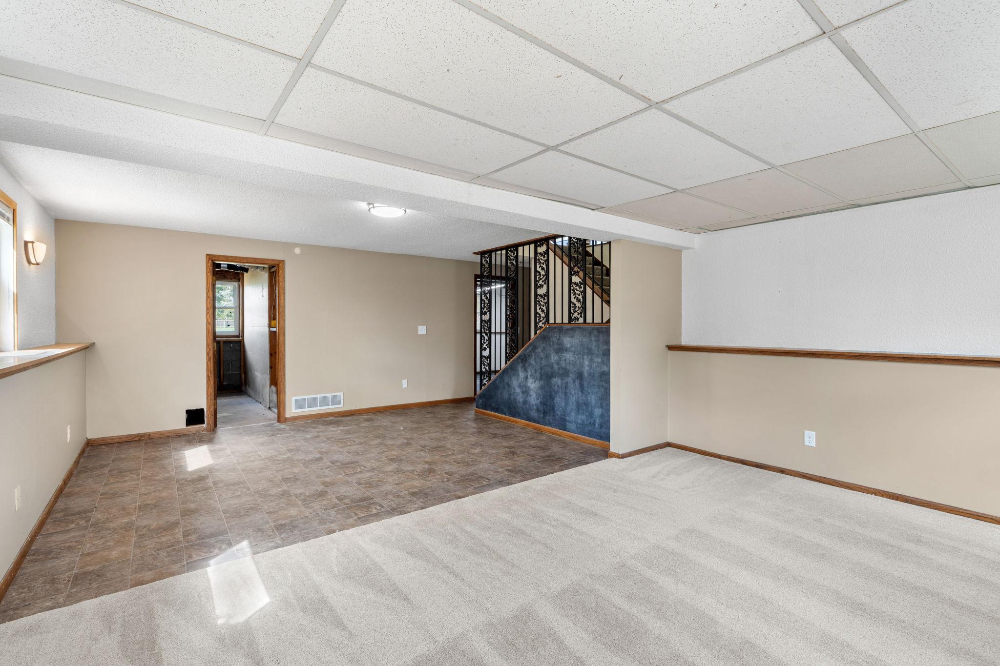11833 Kentucky Avenue N Property Photo 14