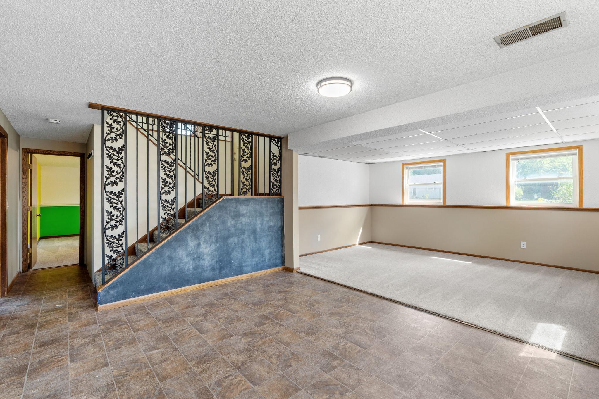 11833 Kentucky Avenue N Property Photo 15
