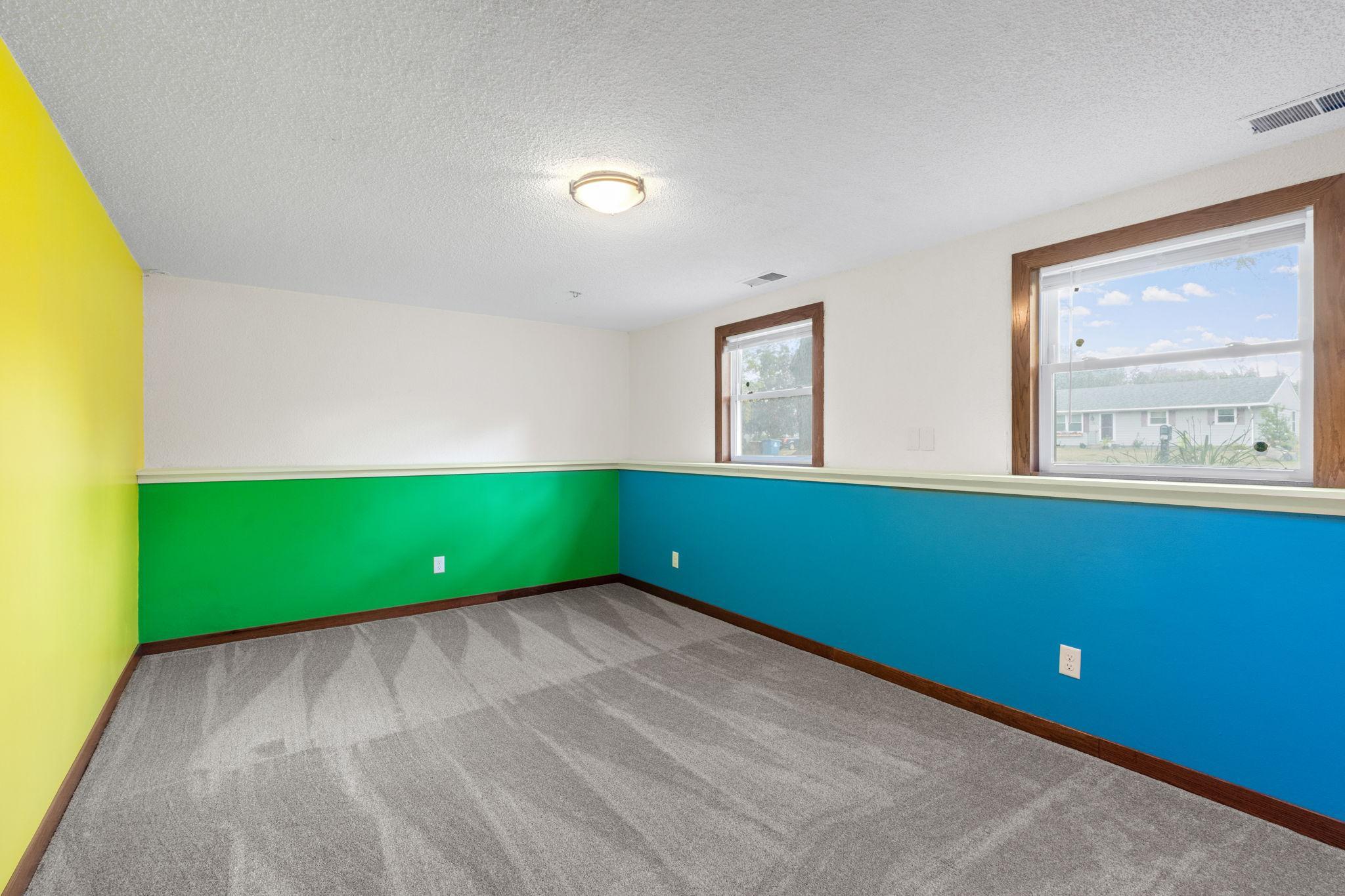 11833 Kentucky Avenue N Property Photo 16