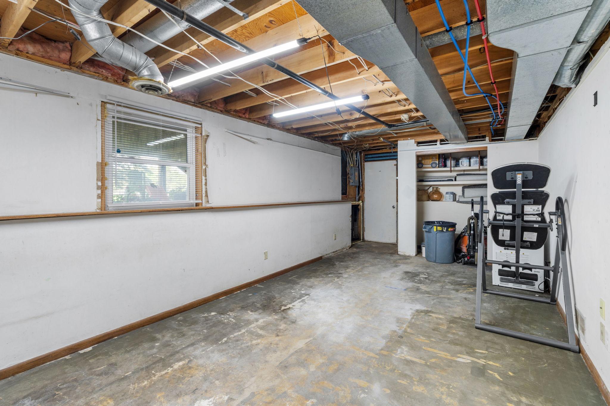 11833 Kentucky Avenue N Property Photo 18