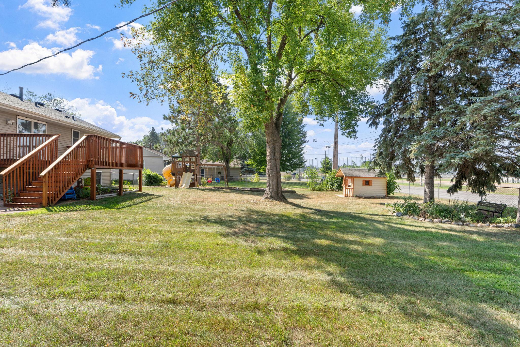 11833 Kentucky Avenue N Property Photo 19