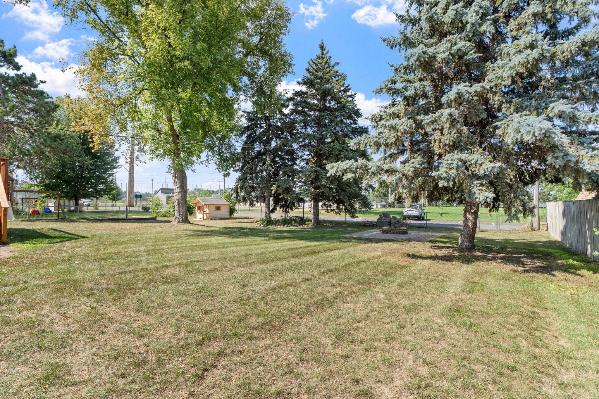11833 Kentucky Avenue N Property Photo 20