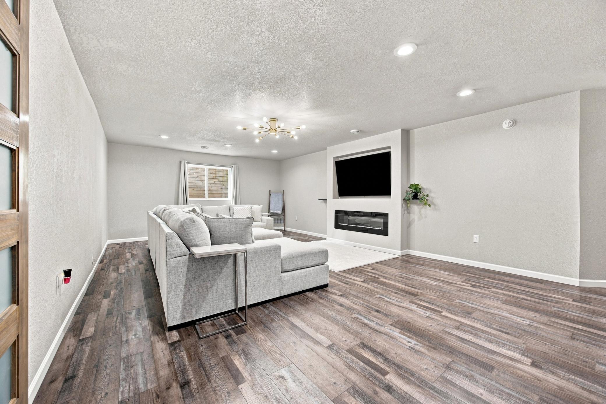 3606 Cordova Loop S Property Photo 47