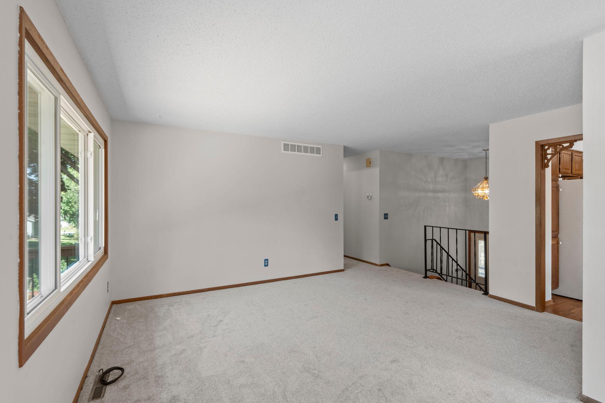 16995 Gannon Way W Property Photo 9