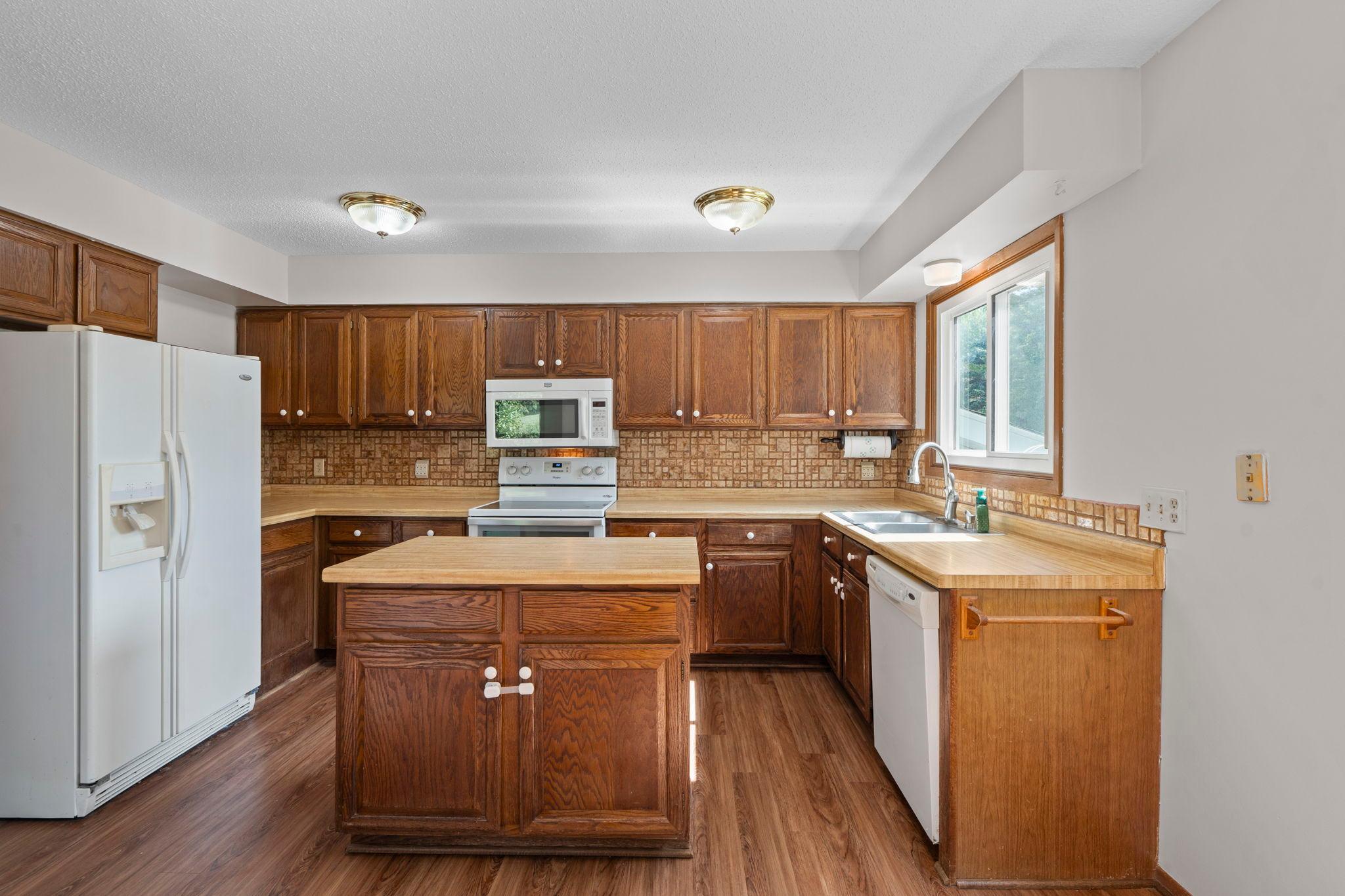 16995 Gannon Way W Property Photo 13