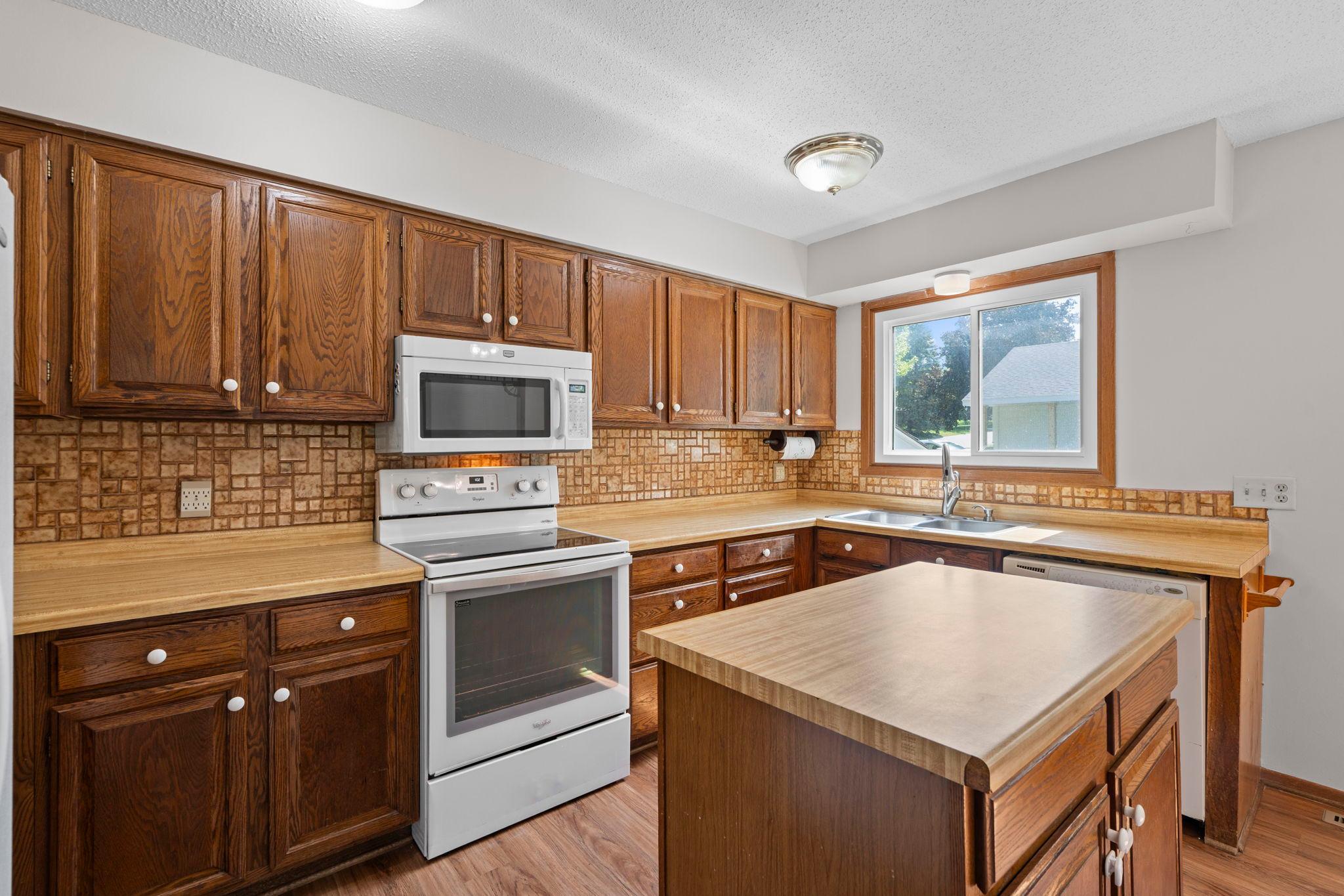 16995 Gannon Way W Property Photo 14