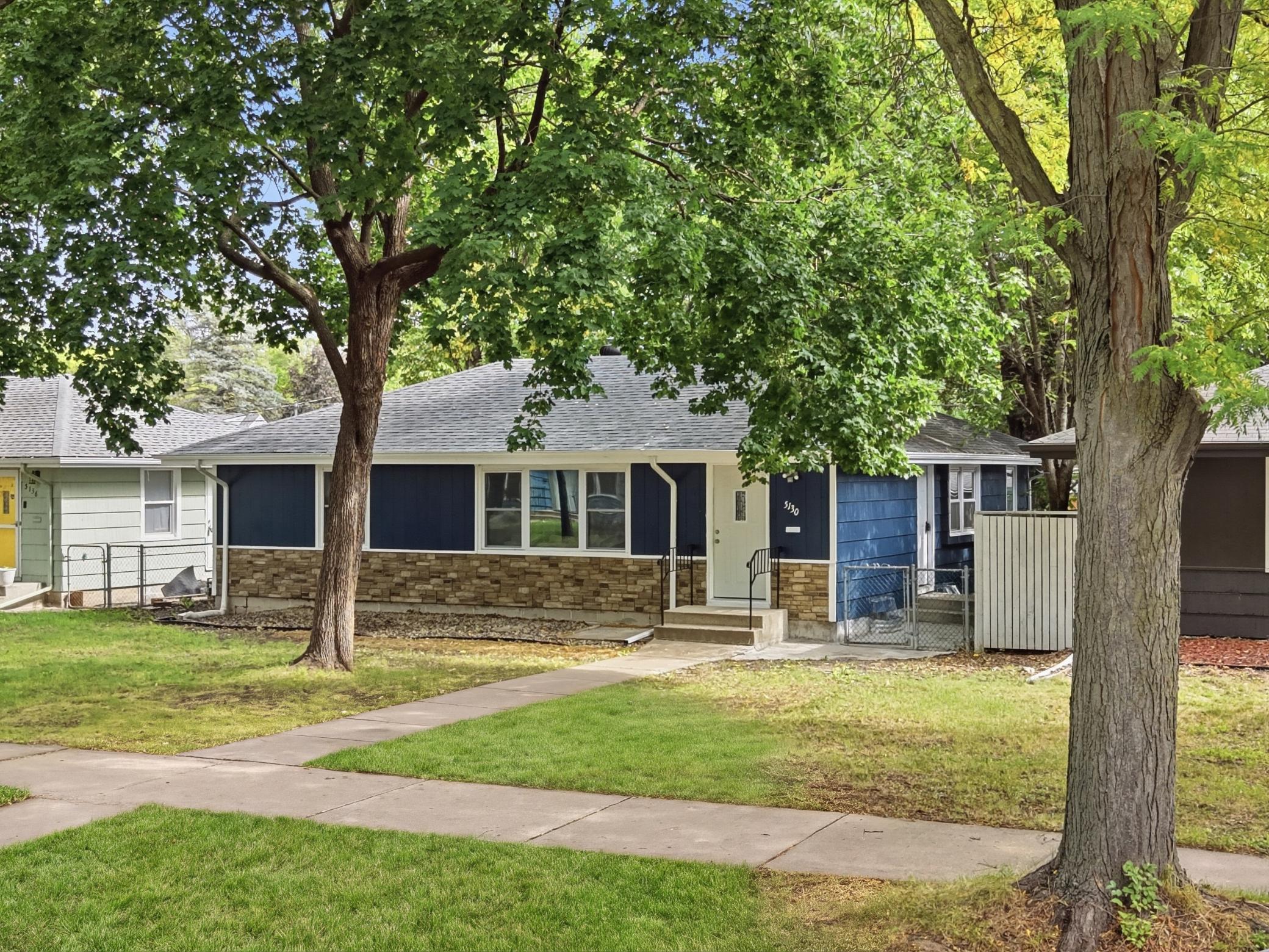 5130 Queen Avenue N Property Photo 1