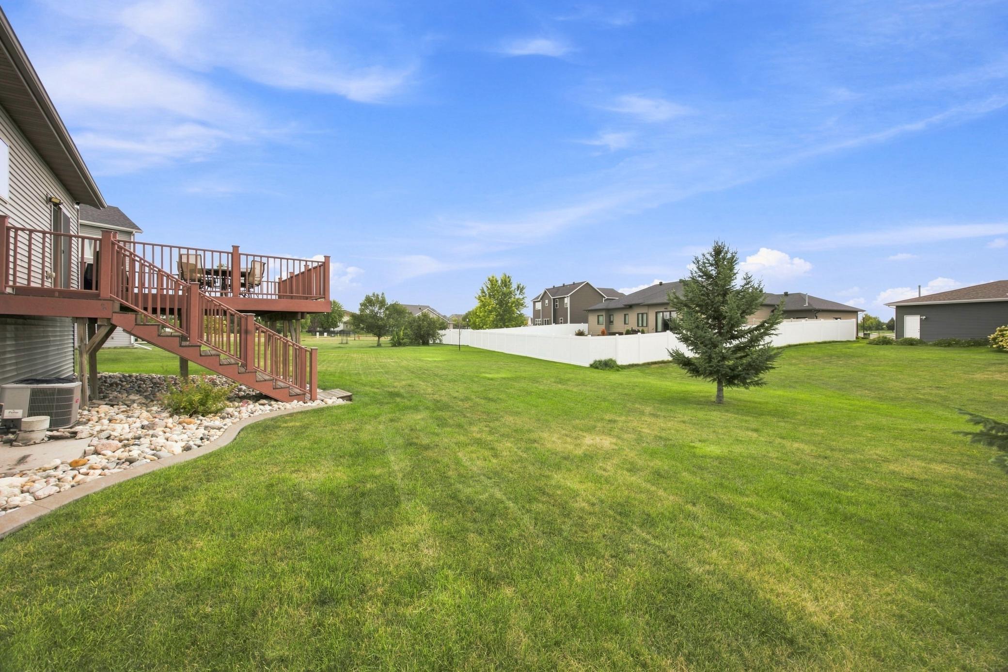 5004 Loden Court S Property Photo 2