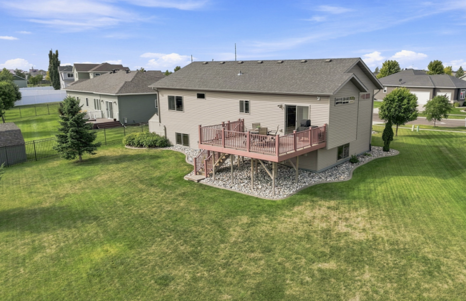 5004 Loden Court S Property Photo 3