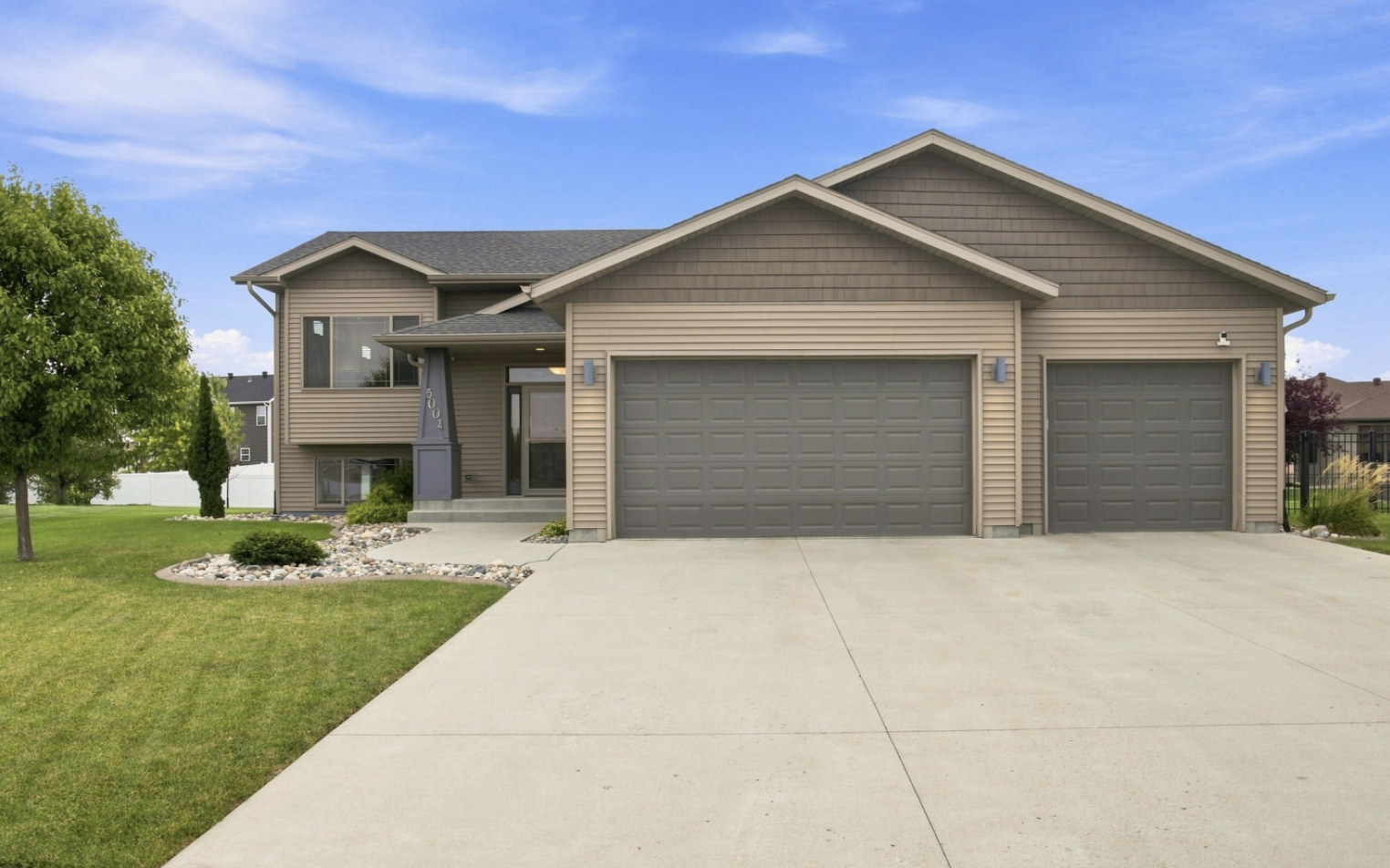 5004 Loden Court S Property Photo 8