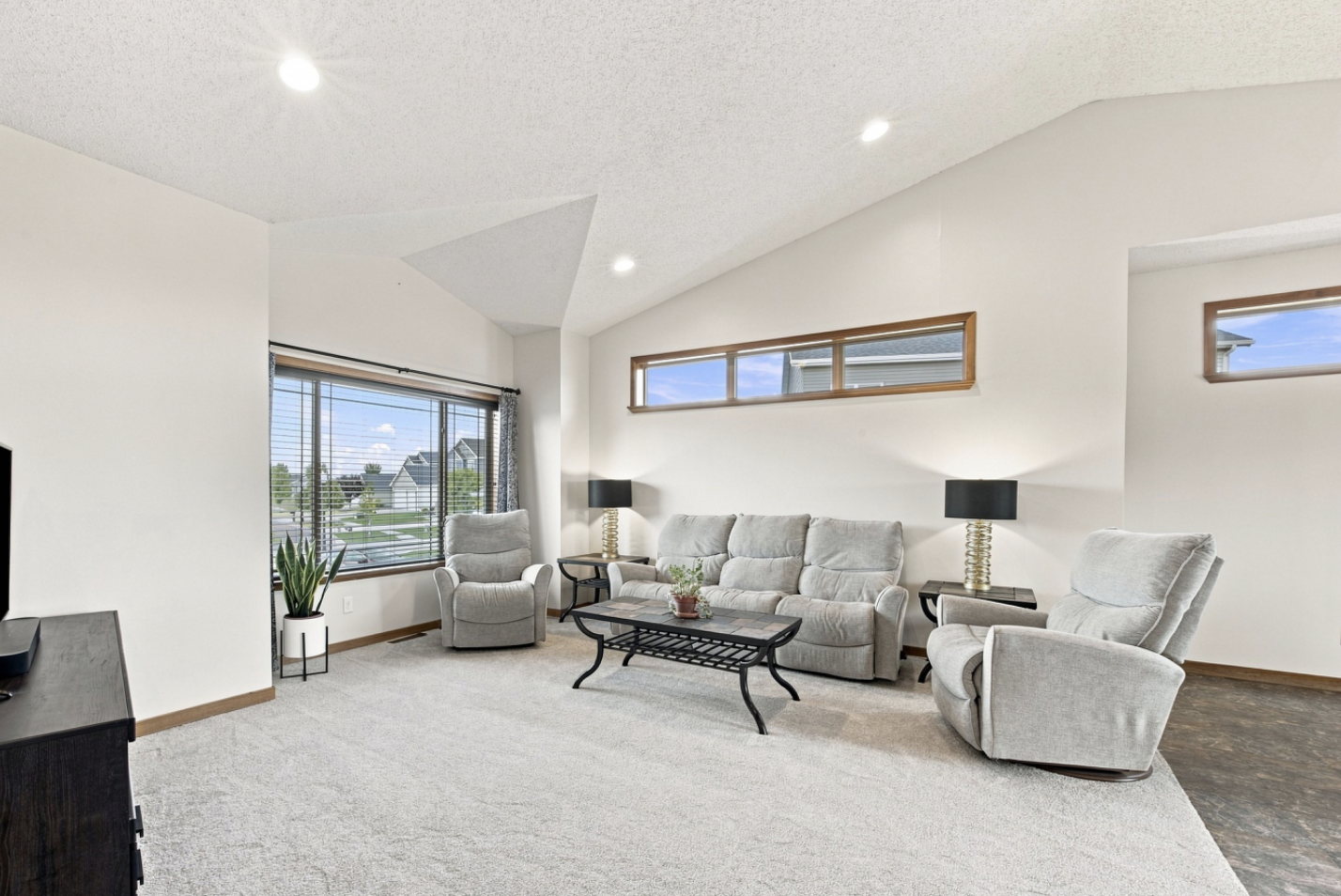 5004 Loden Court S Property Photo 11