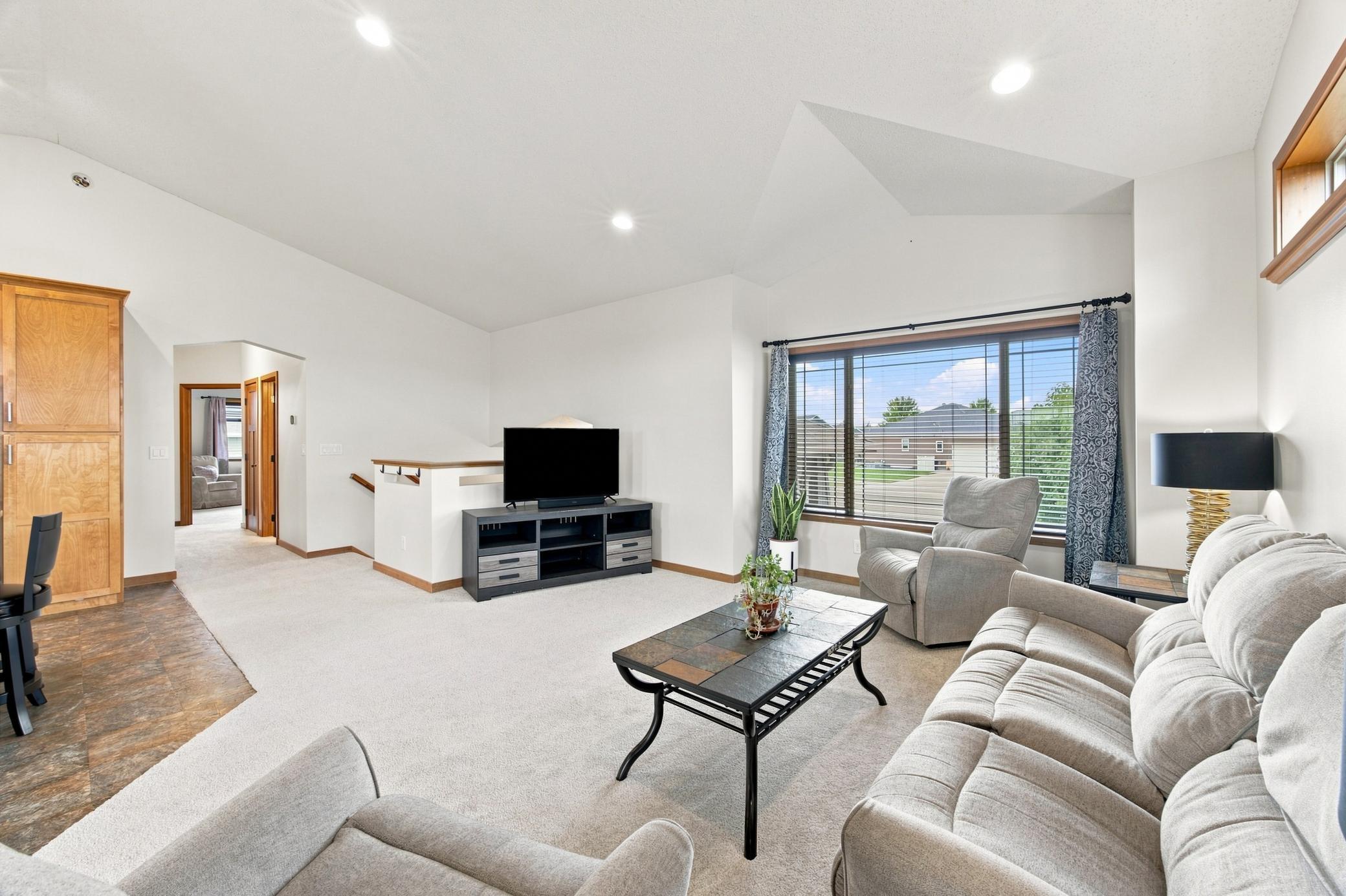 5004 Loden Court S Property Photo 12