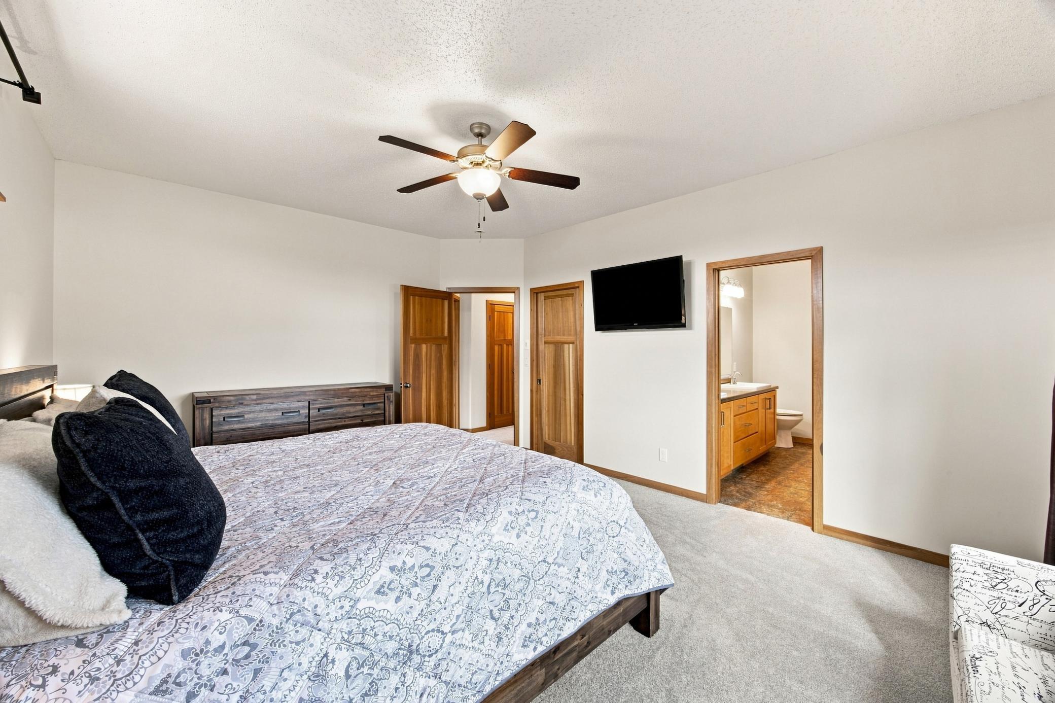 5004 Loden Court S Property Photo 23