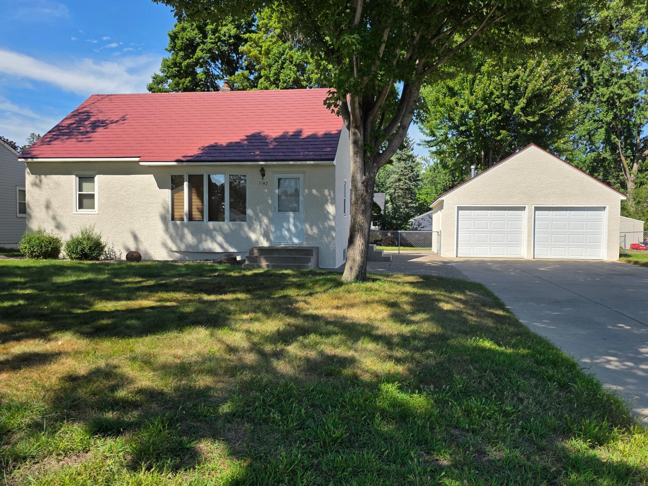 1747 Pinewood Drive Property Photo 1