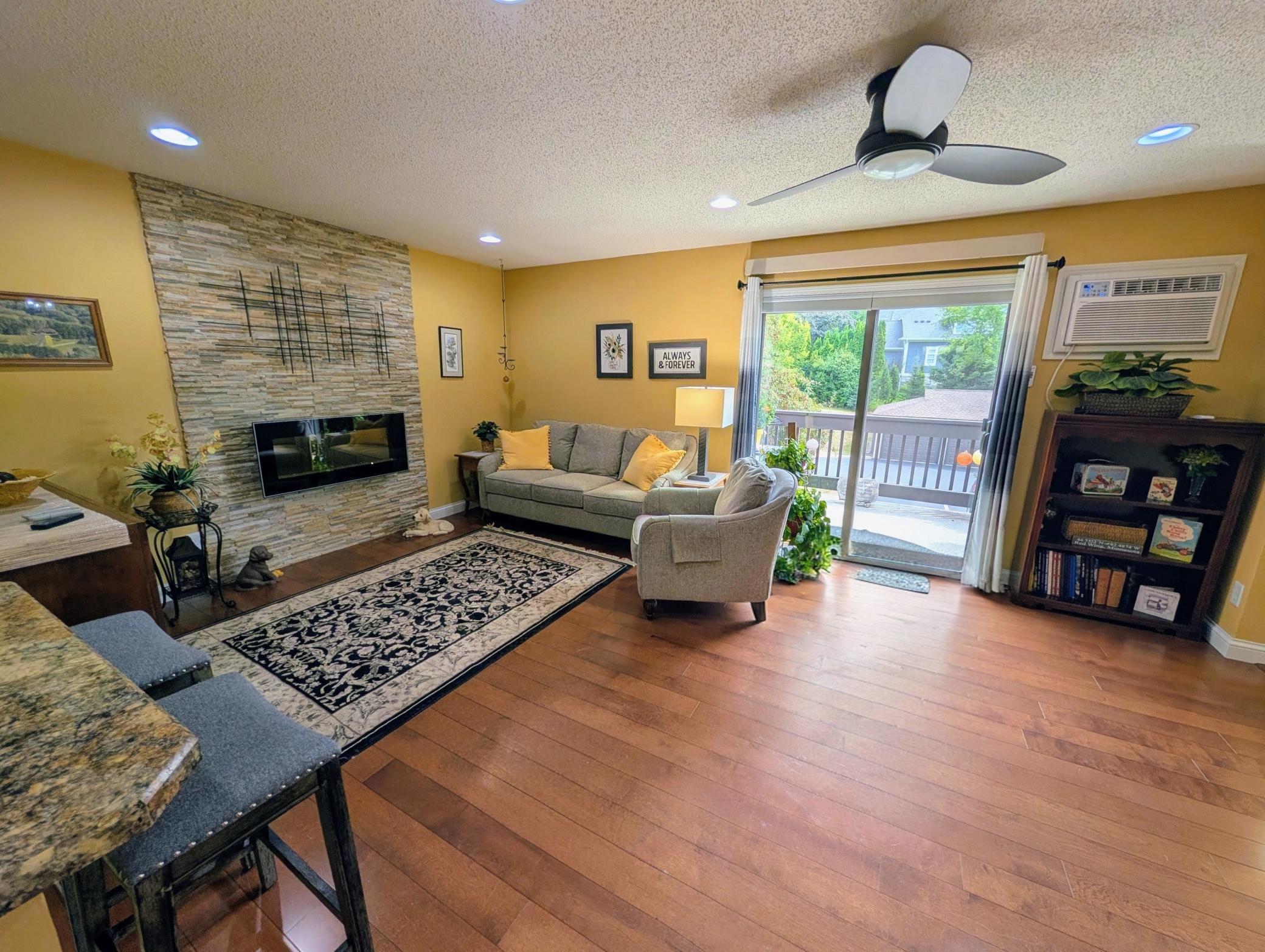 1825 Perlich Avenue 207 Property Photo 2