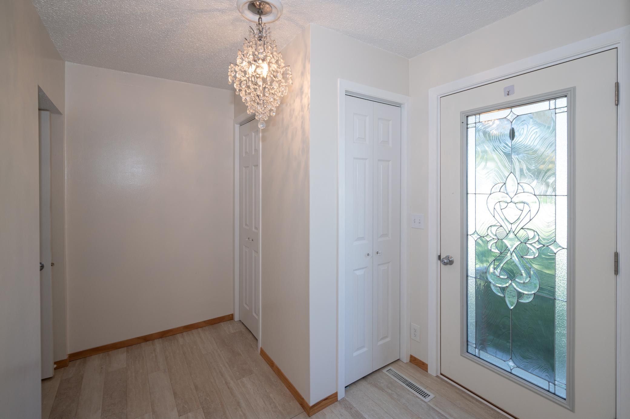 306 1st Street E Property Photo 10