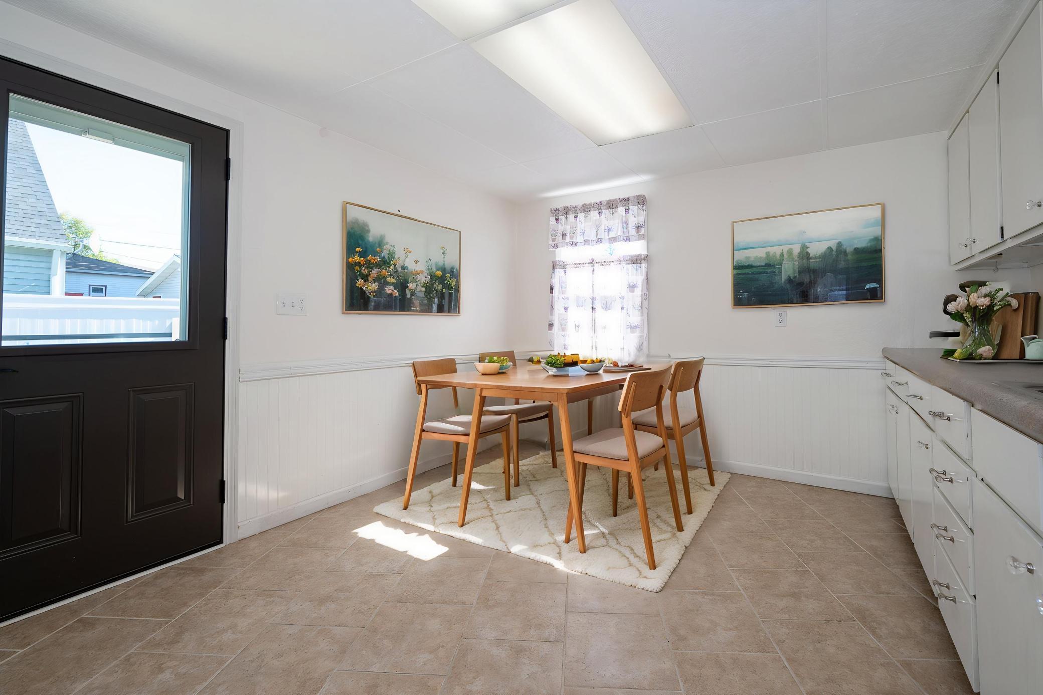 306 1st Street E Property Photo 13