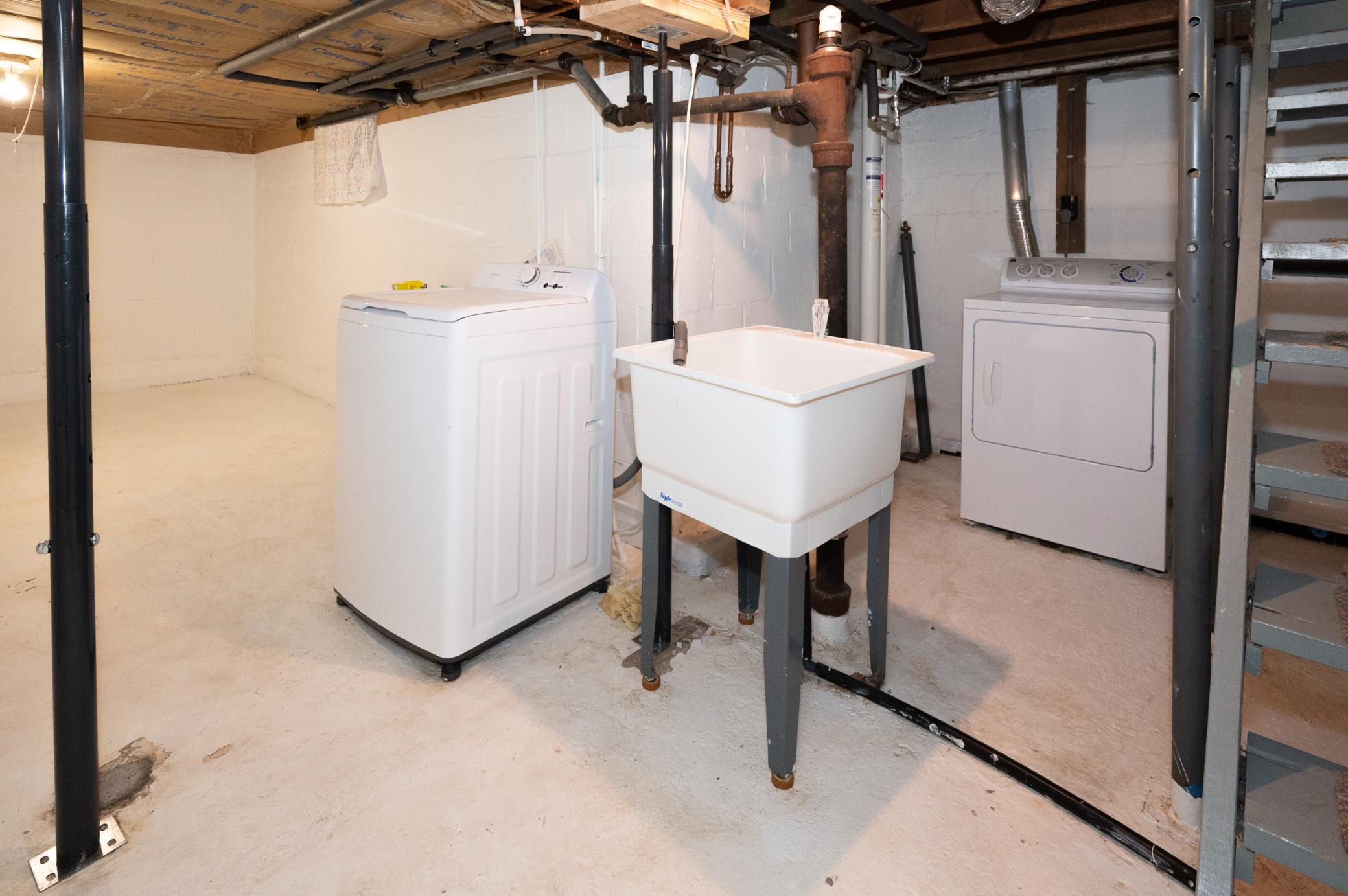 306 1st Street E Property Photo 15