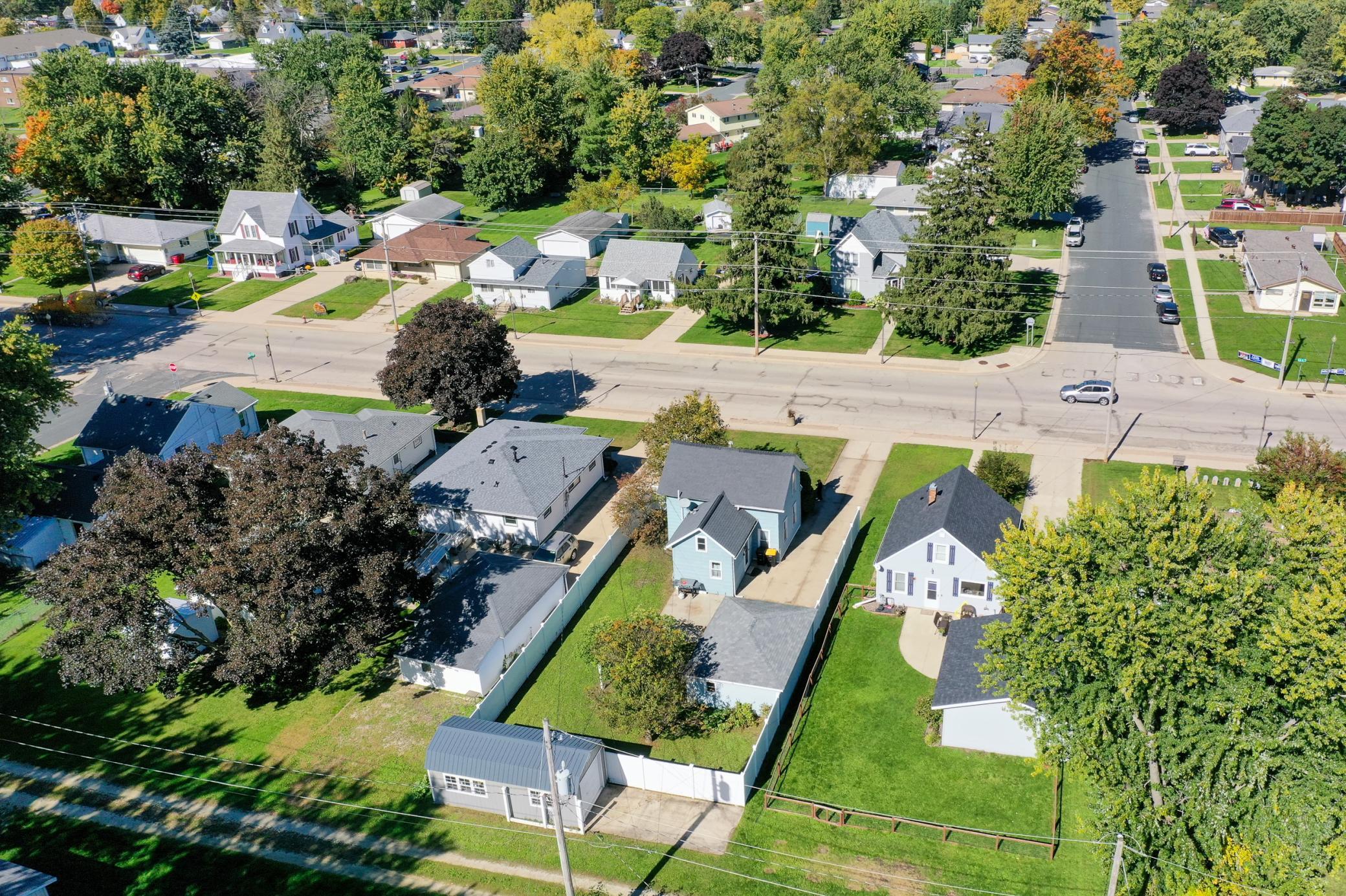 306 1st Street E Property Photo 21