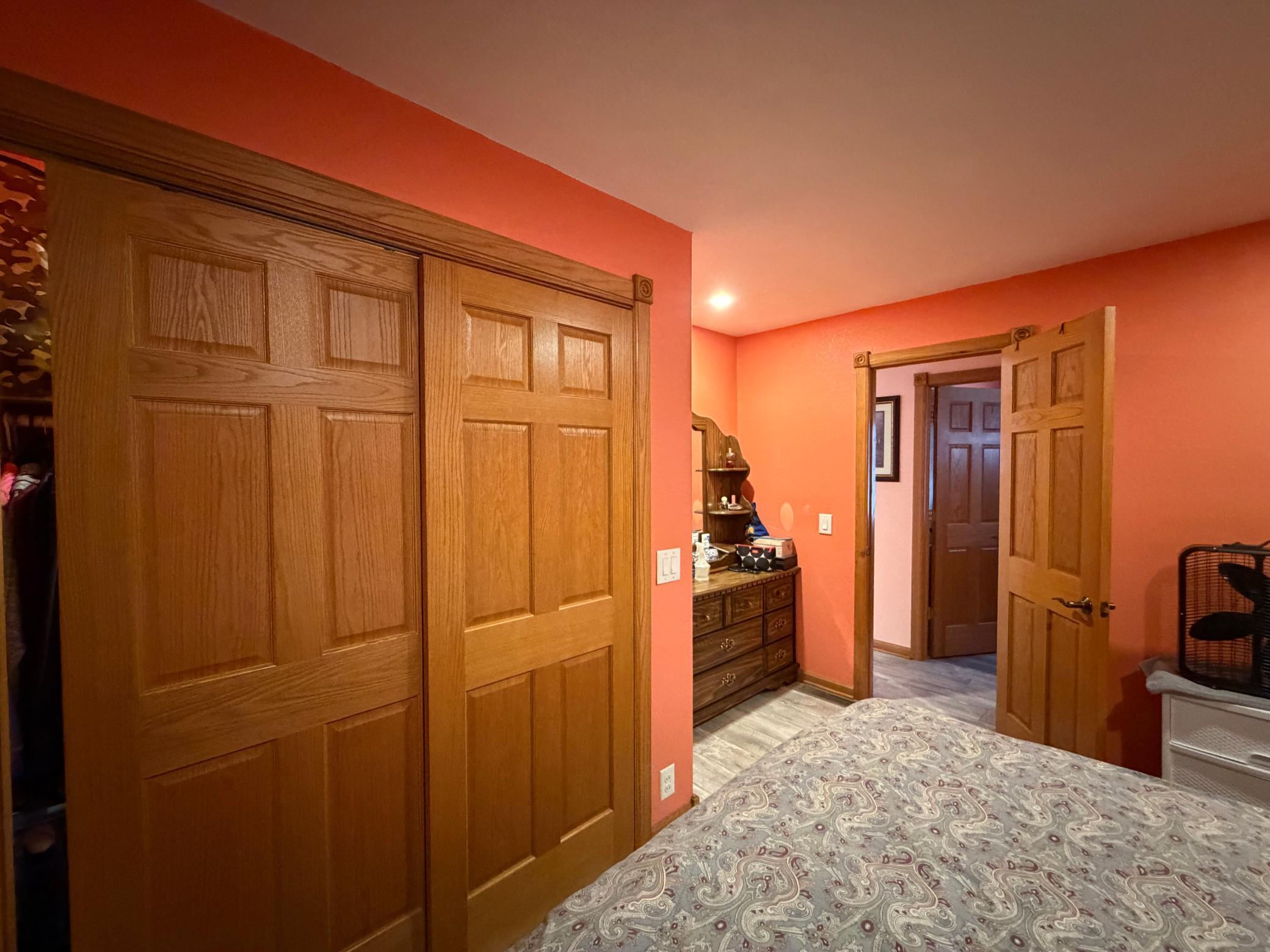 231 Elizabeth Street E Property Photo 13