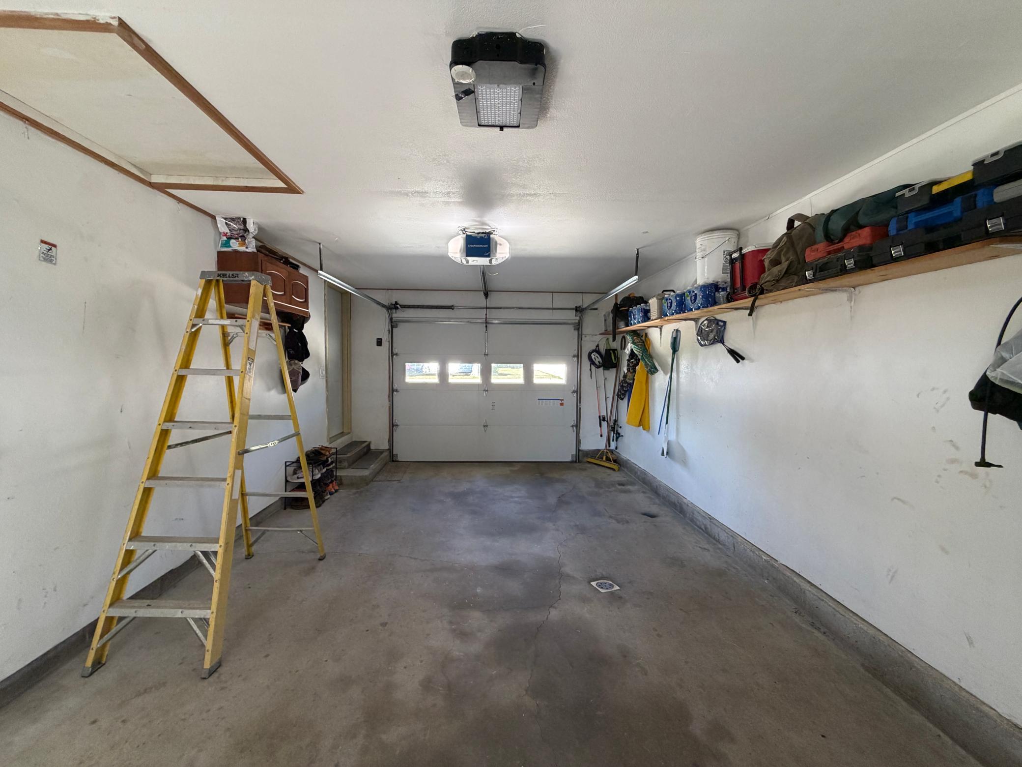 231 Elizabeth Street E Property Photo 23