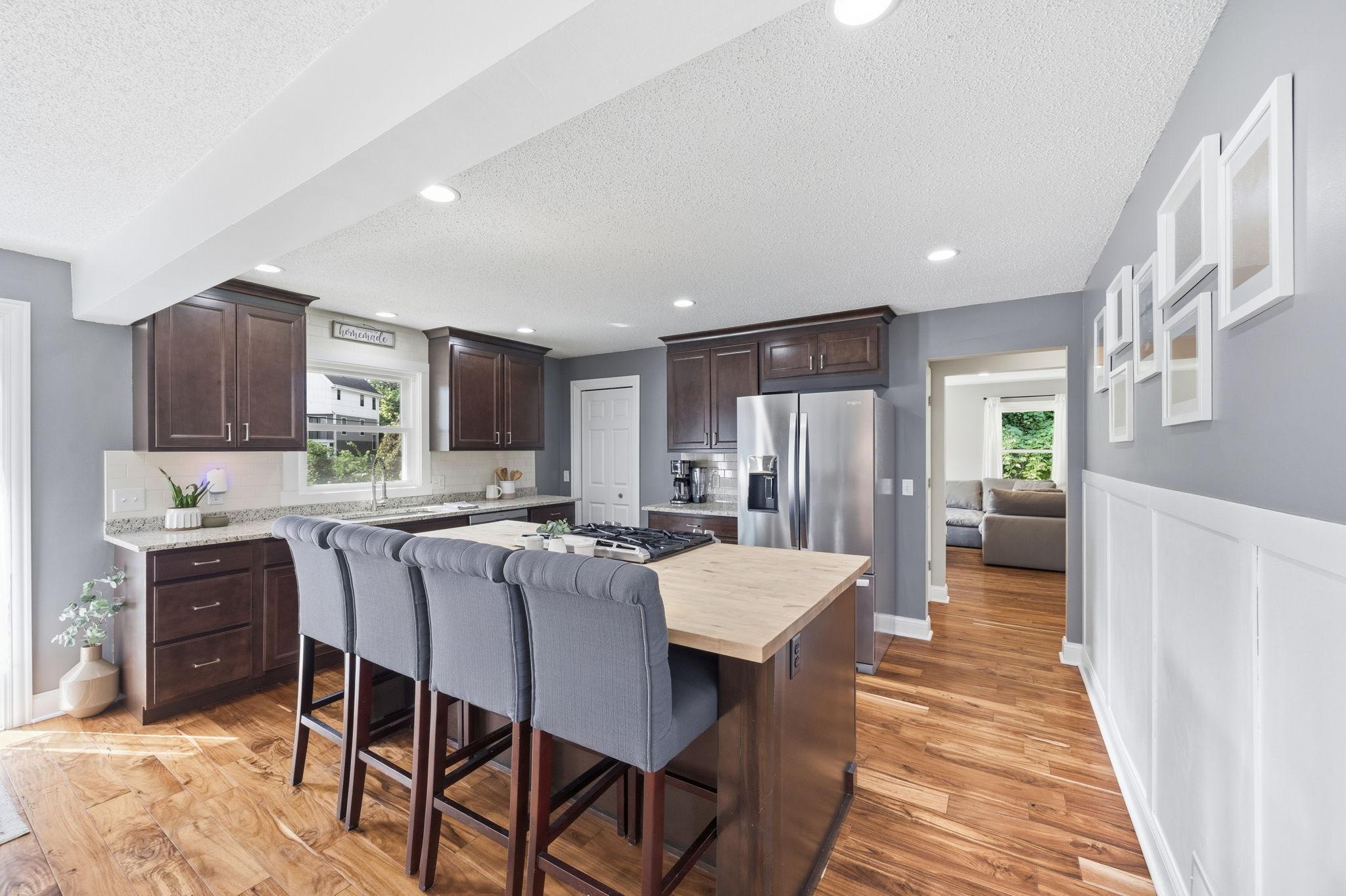 4464 Wilshire Boulevard Property Photo 1