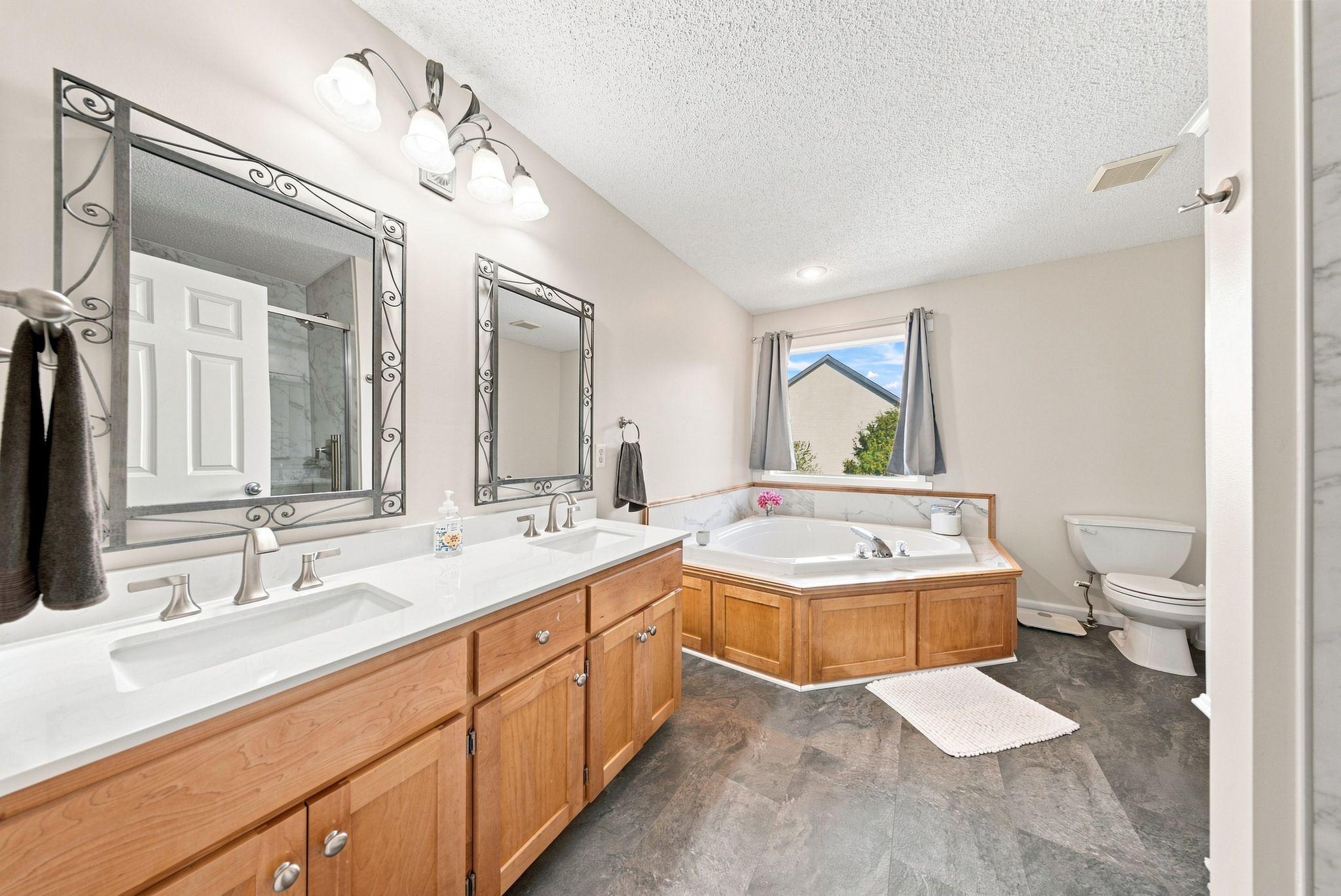 5294 Marquess Trail N Property Photo 25