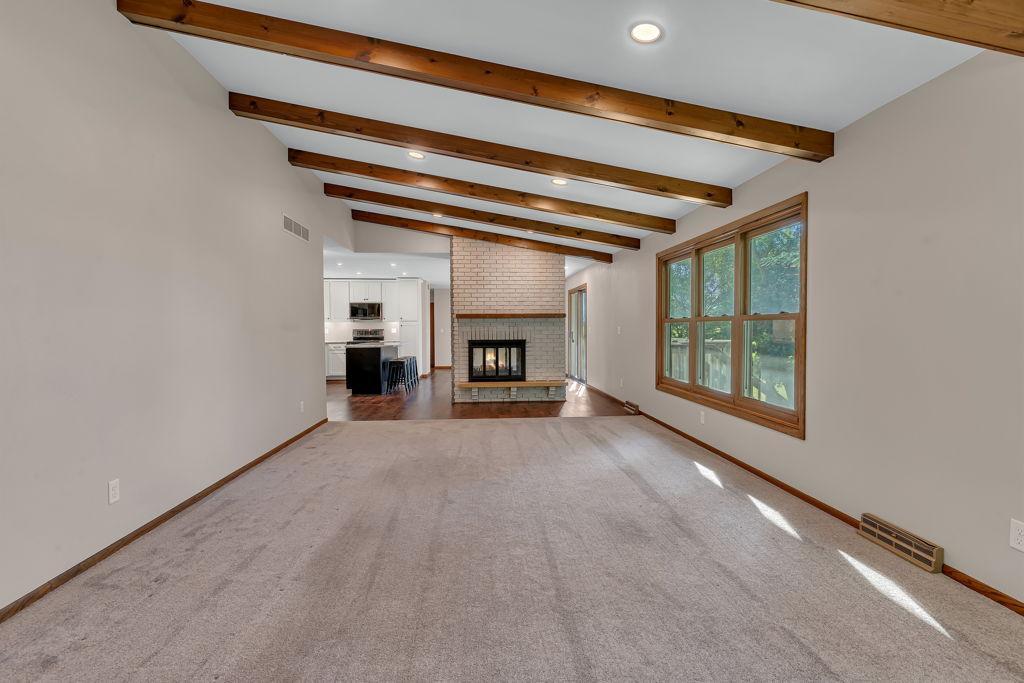 10020 15th Avenue Se Property Photo 6