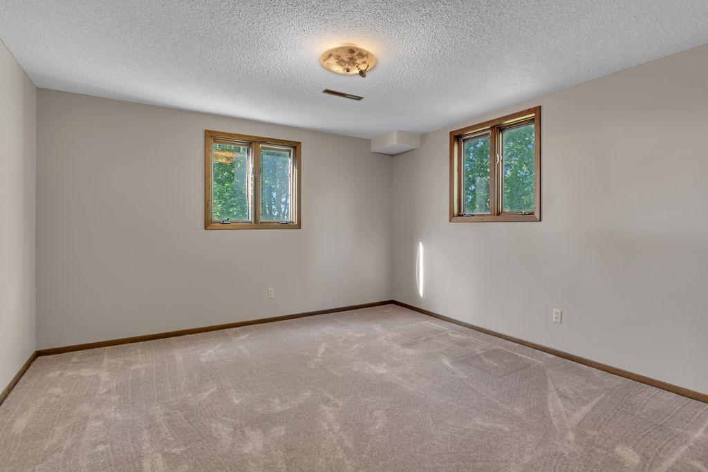 10020 15th Avenue Se Property Photo 24