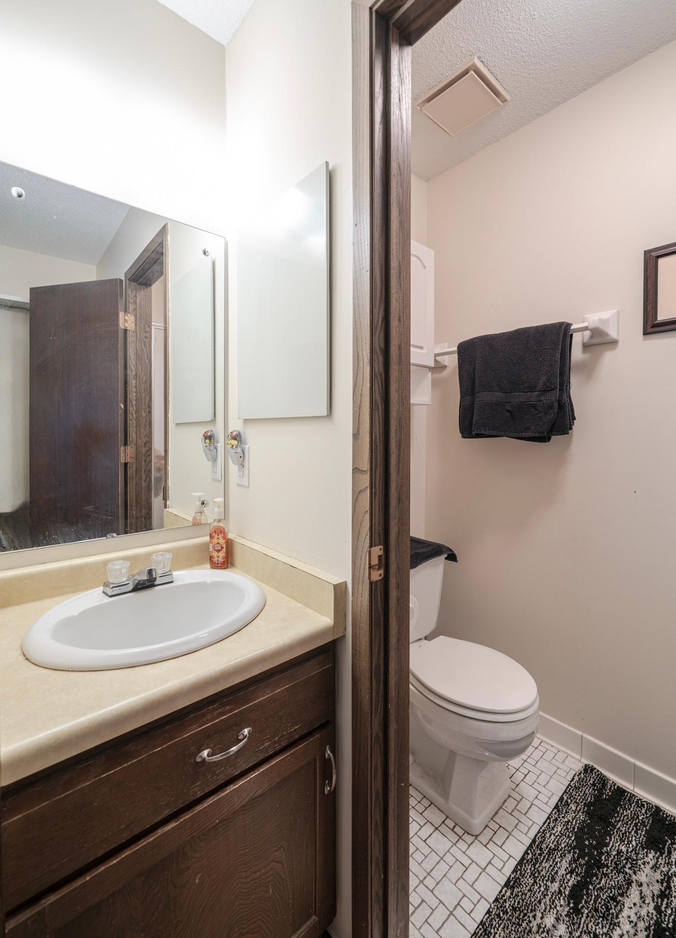 132 Demont Avenue E 326 Property Photo 15