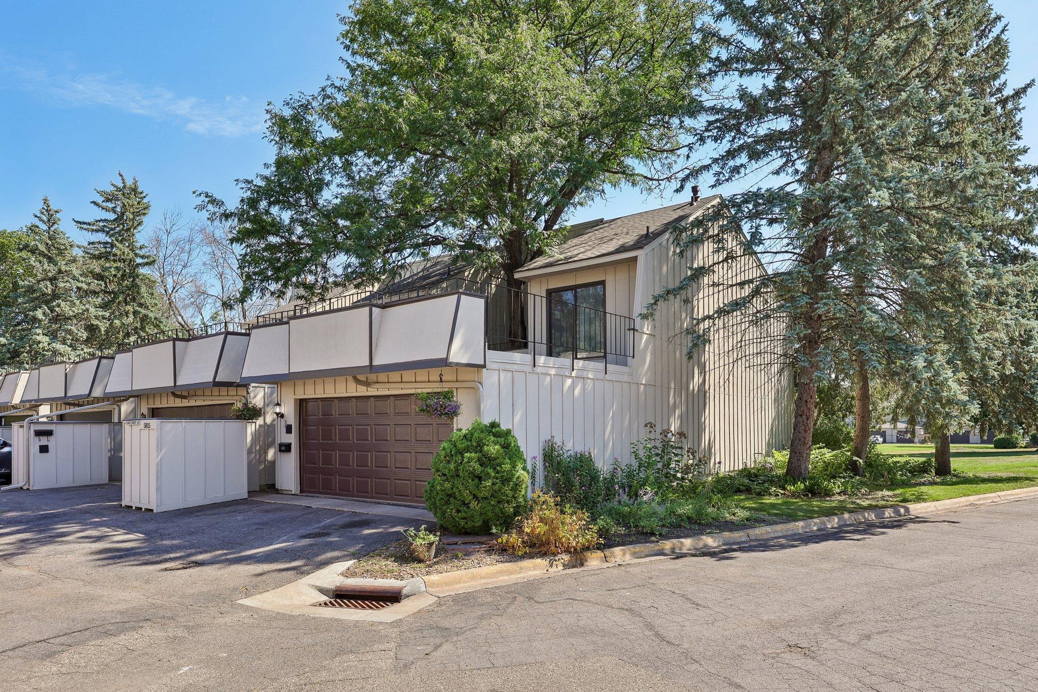 5815 Lake Curve Lane