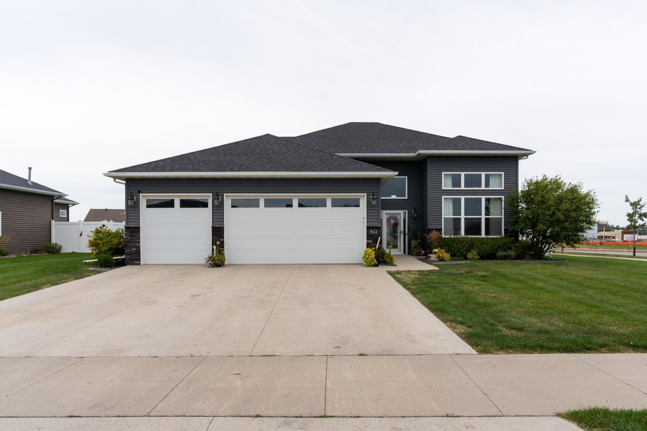 902 50th Avenue W Property Photo 1