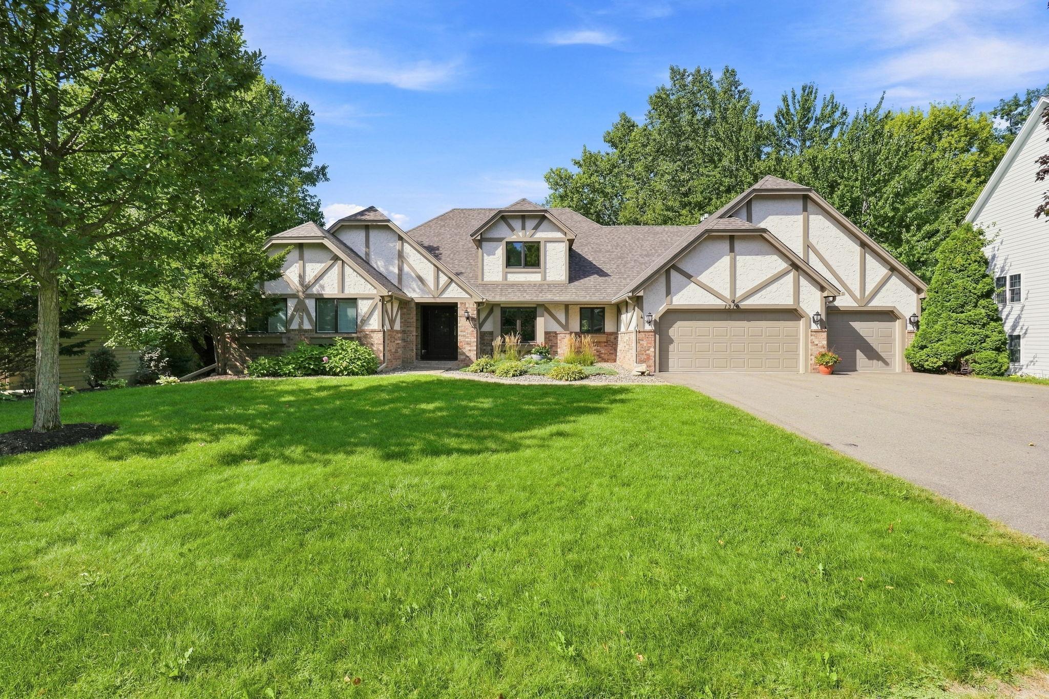 1316 Summit Oaks Drive