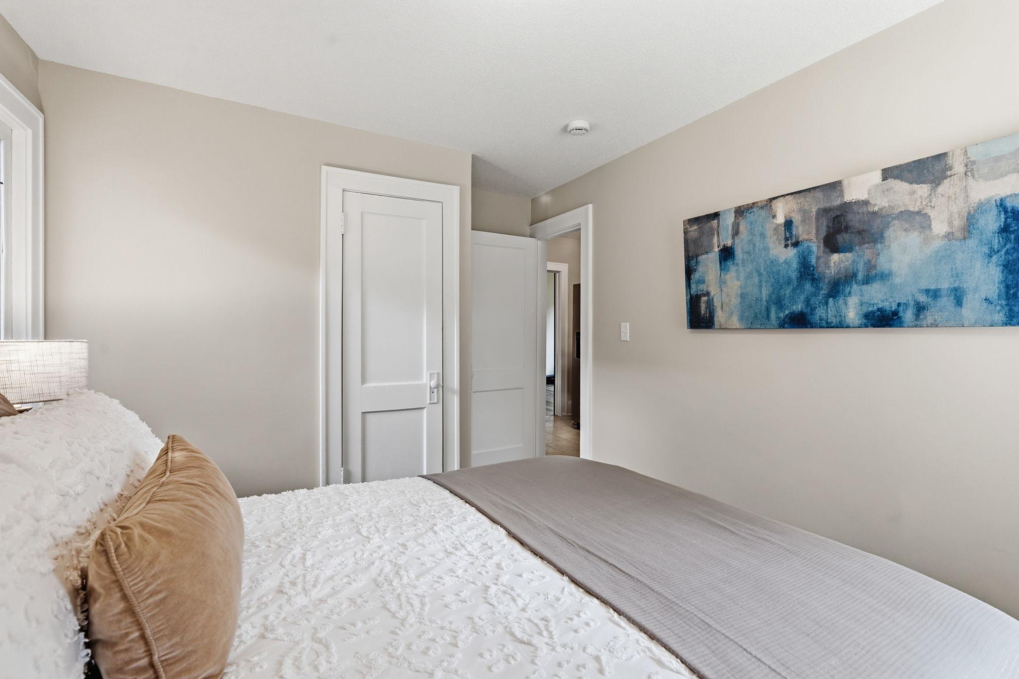 3407 Logan Avenue N Property Photo 21