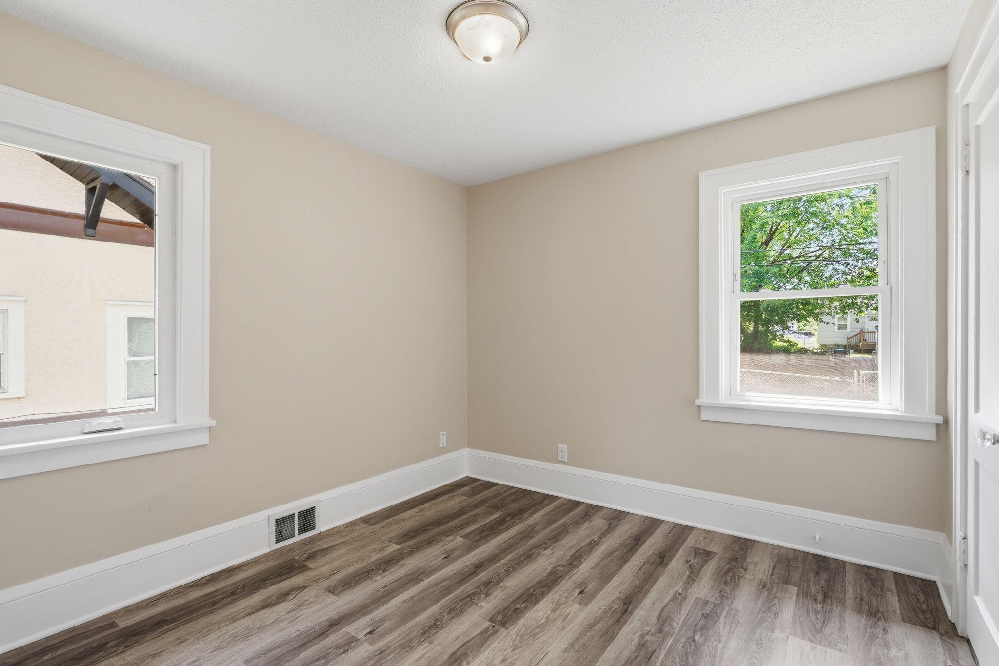 3407 Logan Avenue N Property Photo 25