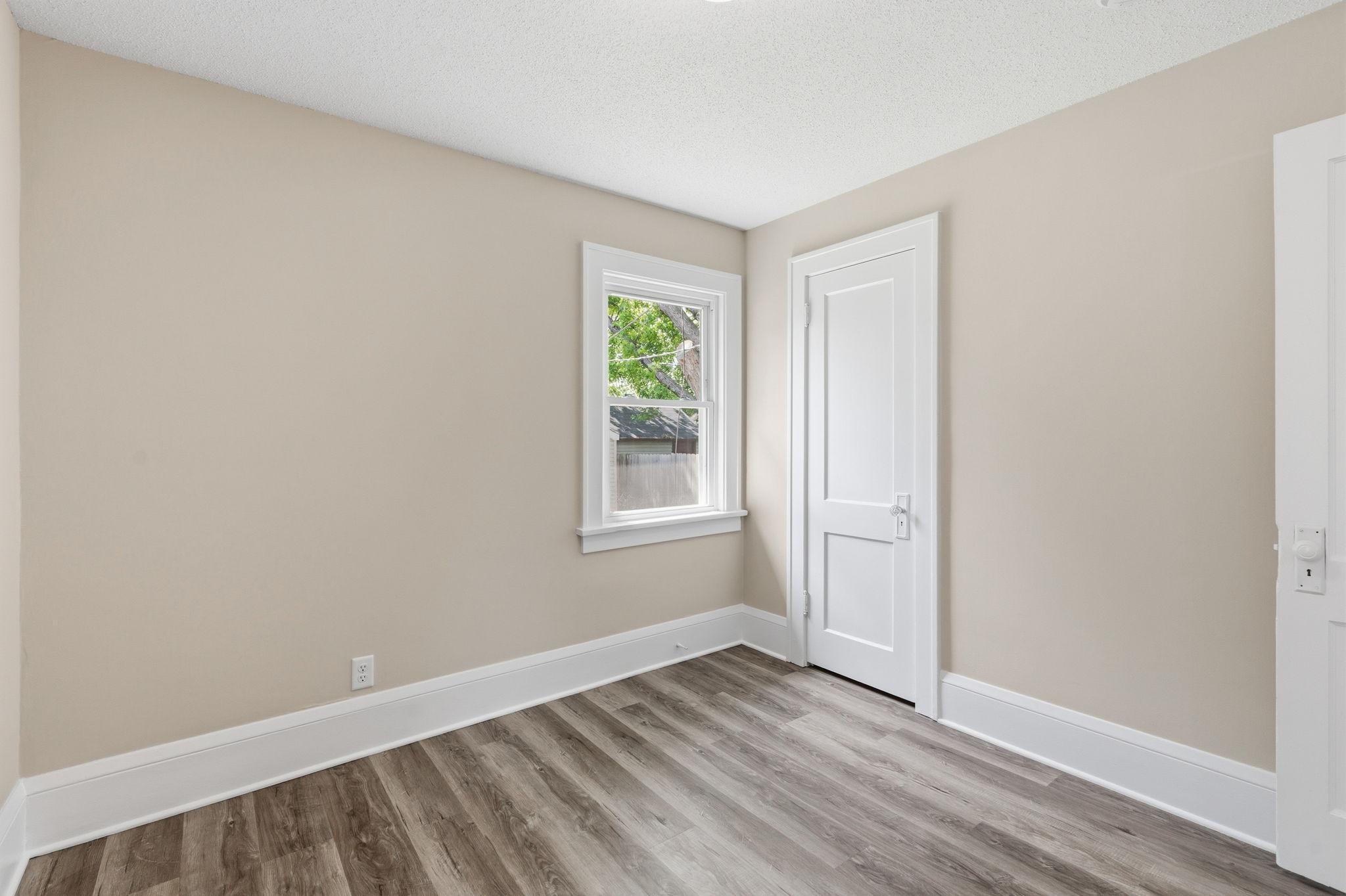 3407 Logan Avenue N Property Photo 27