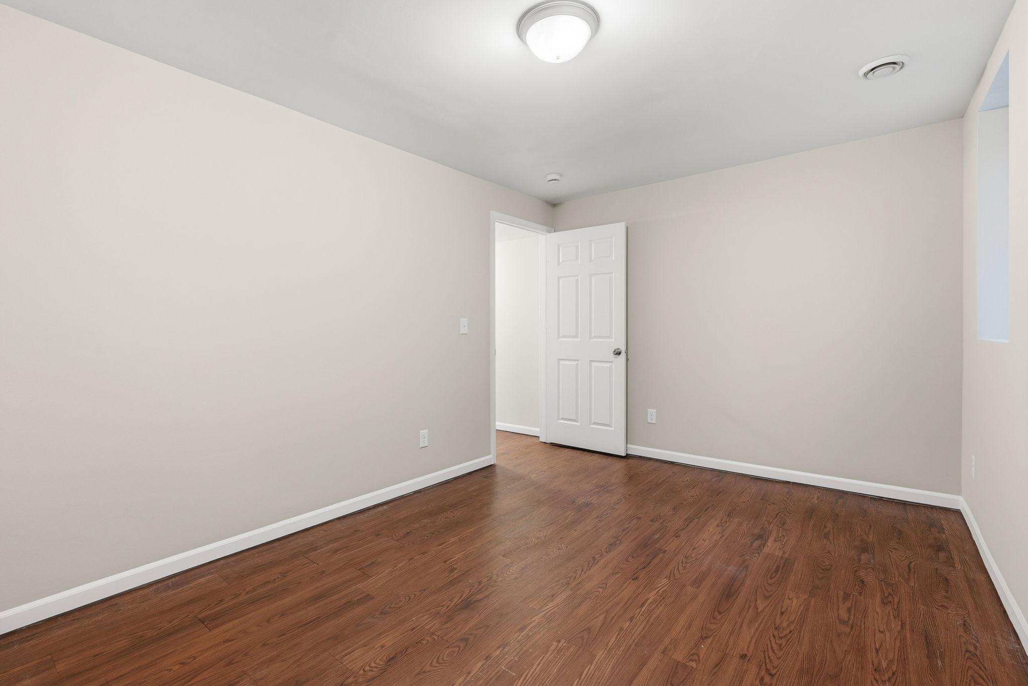 3407 Logan Avenue N Property Photo 40
