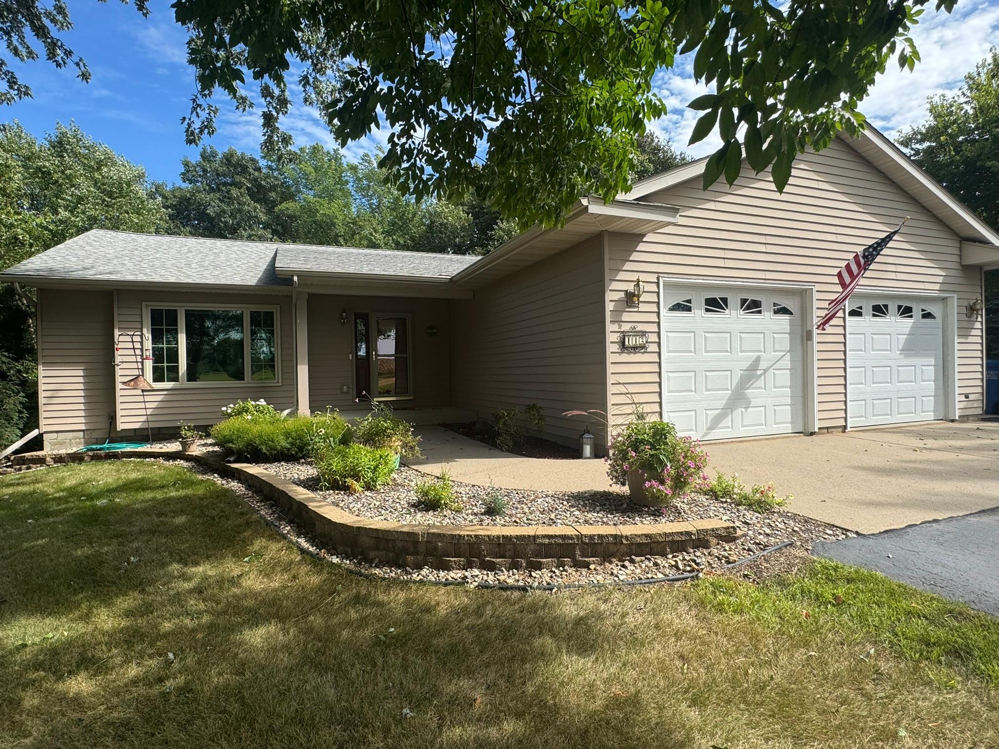 142 Jacks Drive Property Photo 1