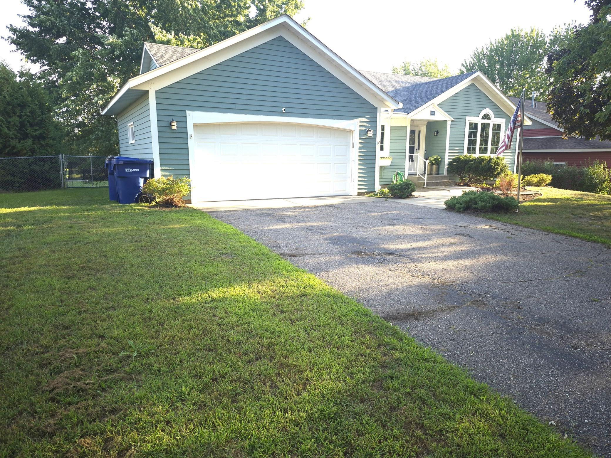 906 21st Street Se Property Photo 1