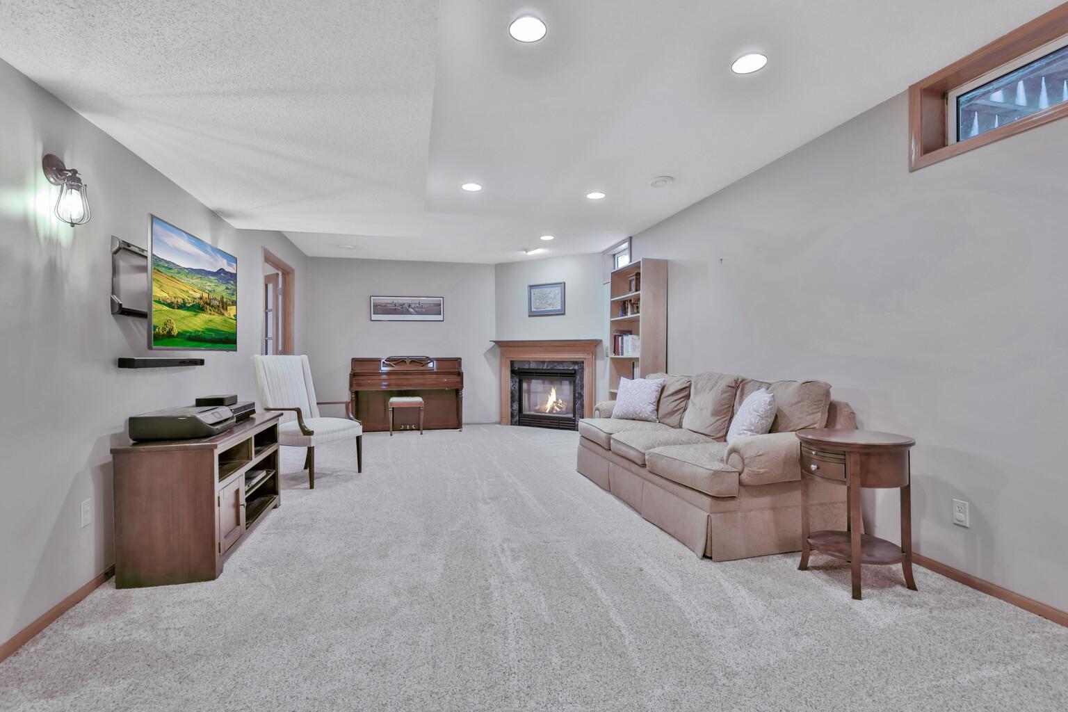 17408 Tessmer Court Property Photo 28