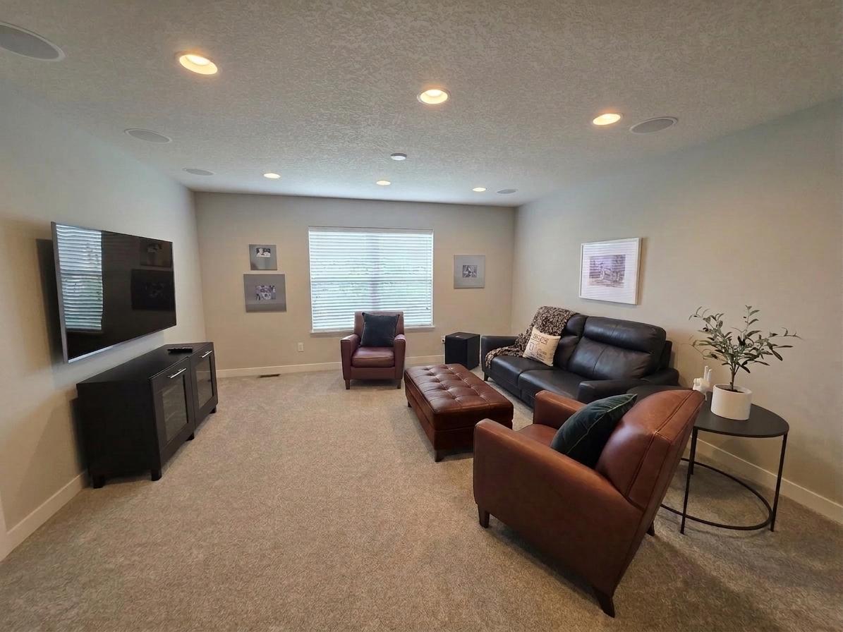 1305 Interlachen Drive Property Photo 17