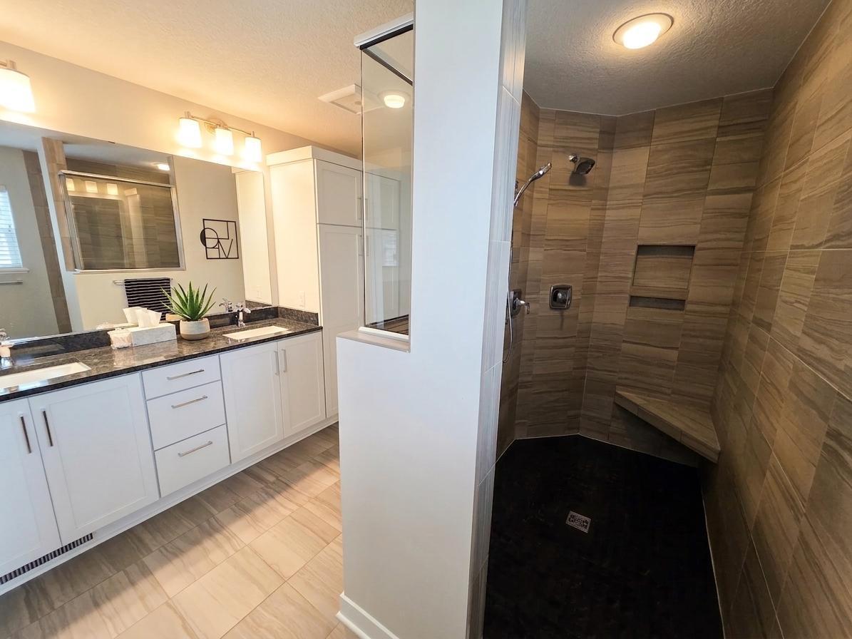 1305 Interlachen Drive Property Photo 19