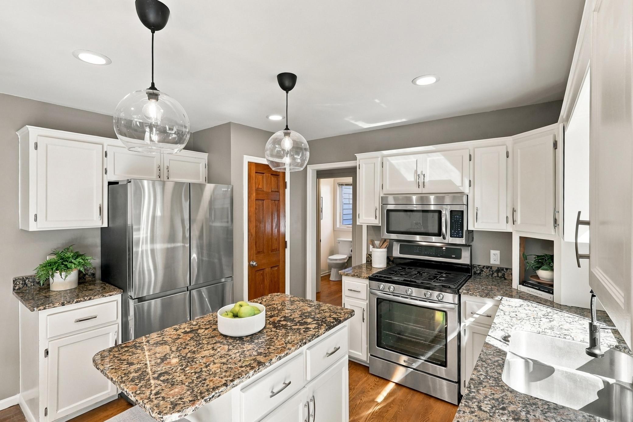 555 White Pine Way Property Photo 16
