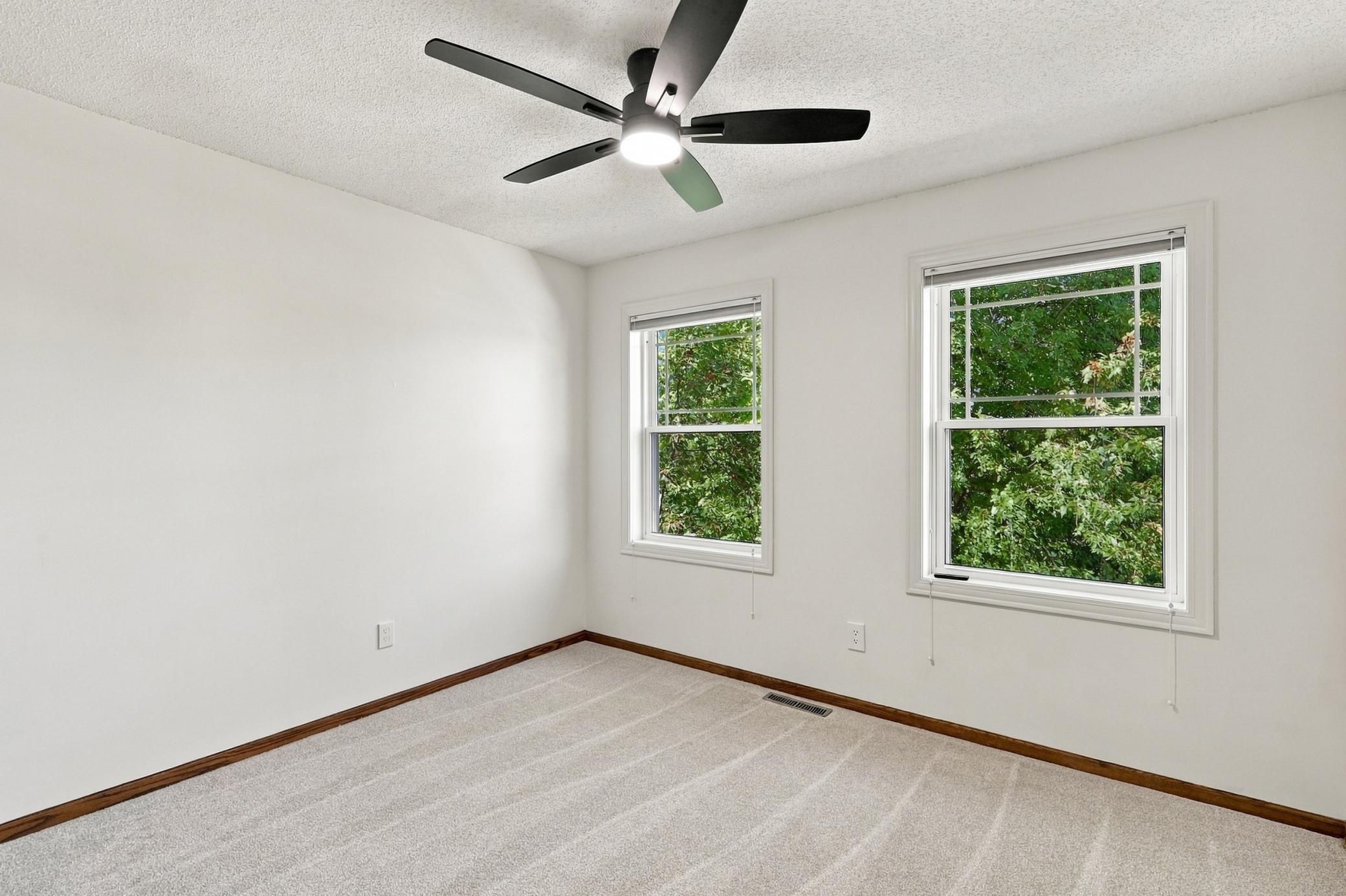 555 White Pine Way Property Photo 31