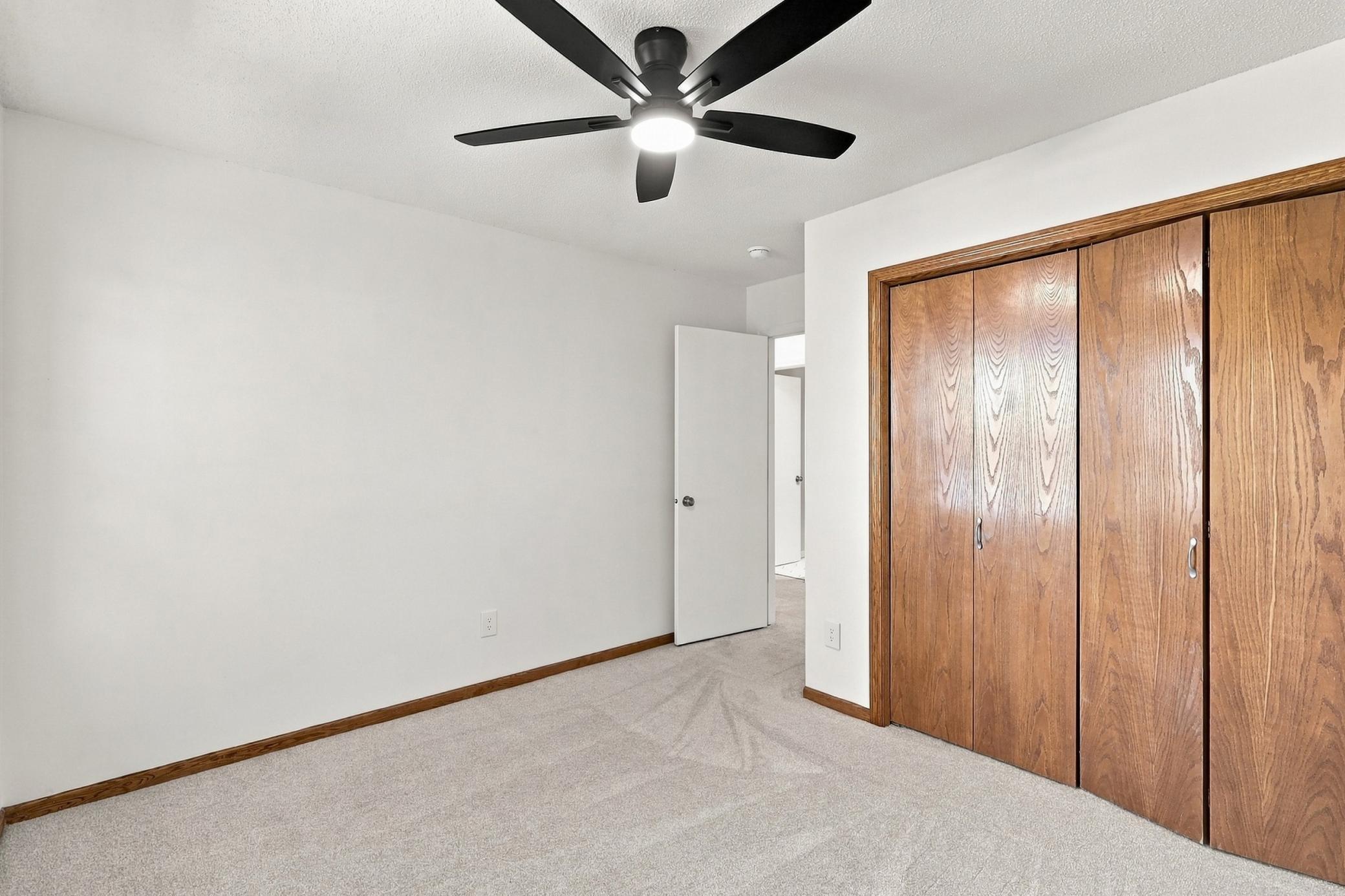 555 White Pine Way Property Photo 32