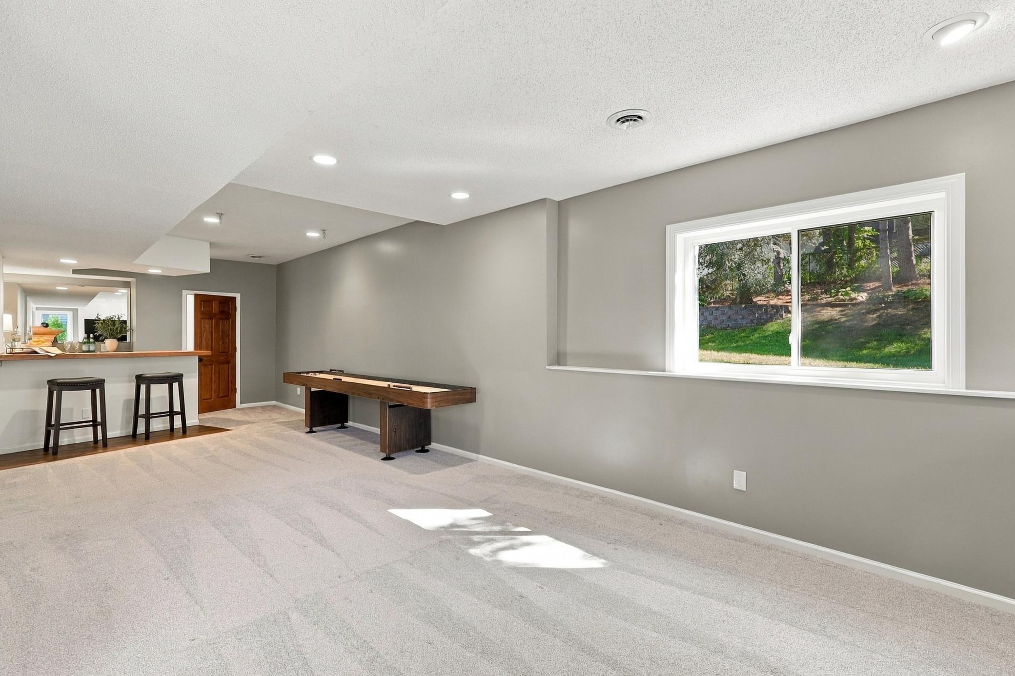 555 White Pine Way Property Photo 37