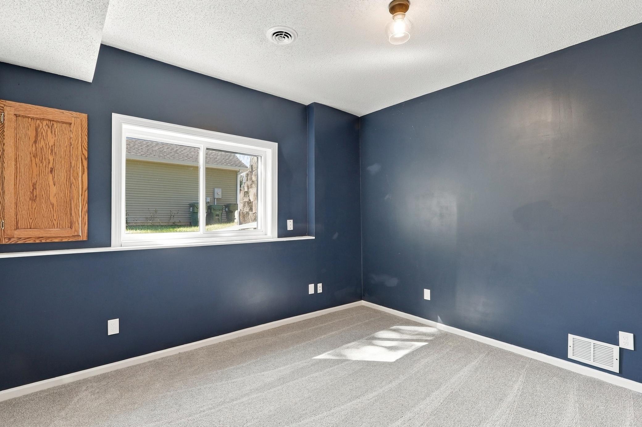 555 White Pine Way Property Photo 38