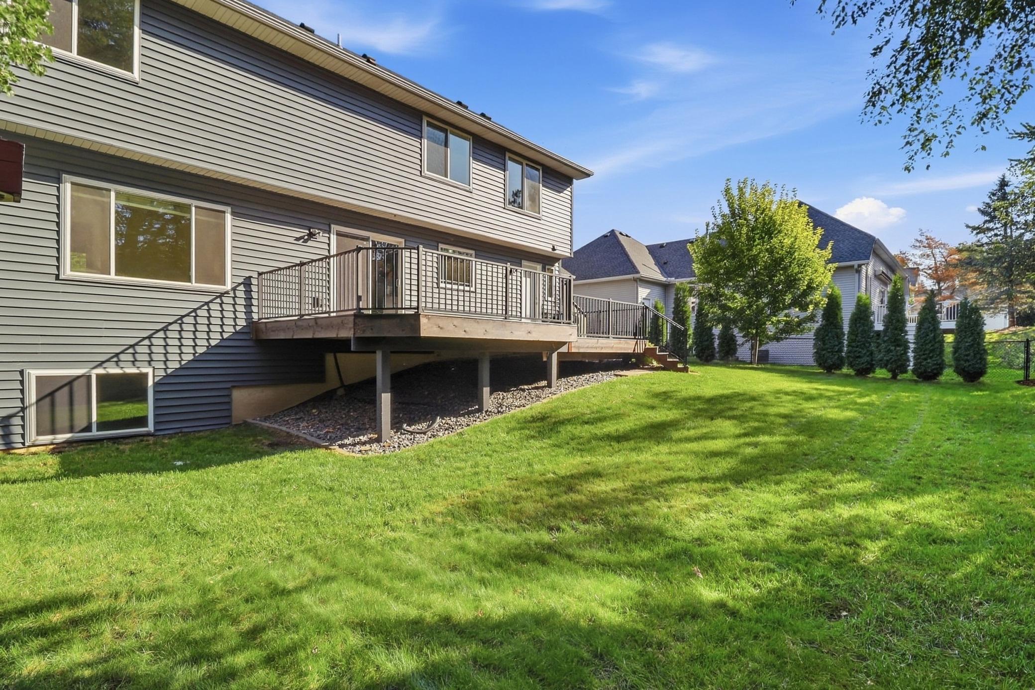 555 White Pine Way Property Photo 43