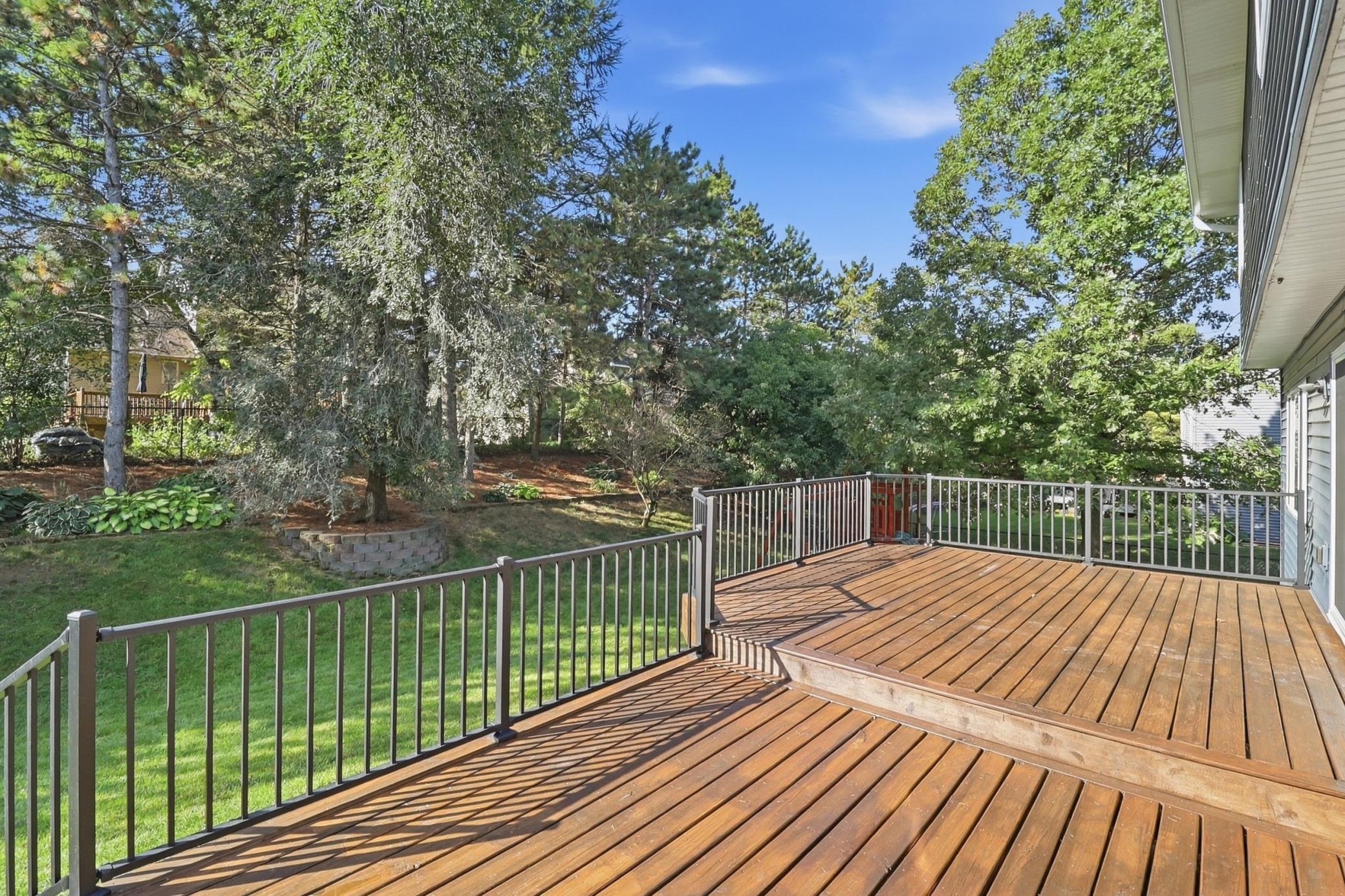 555 White Pine Way Property Photo 46